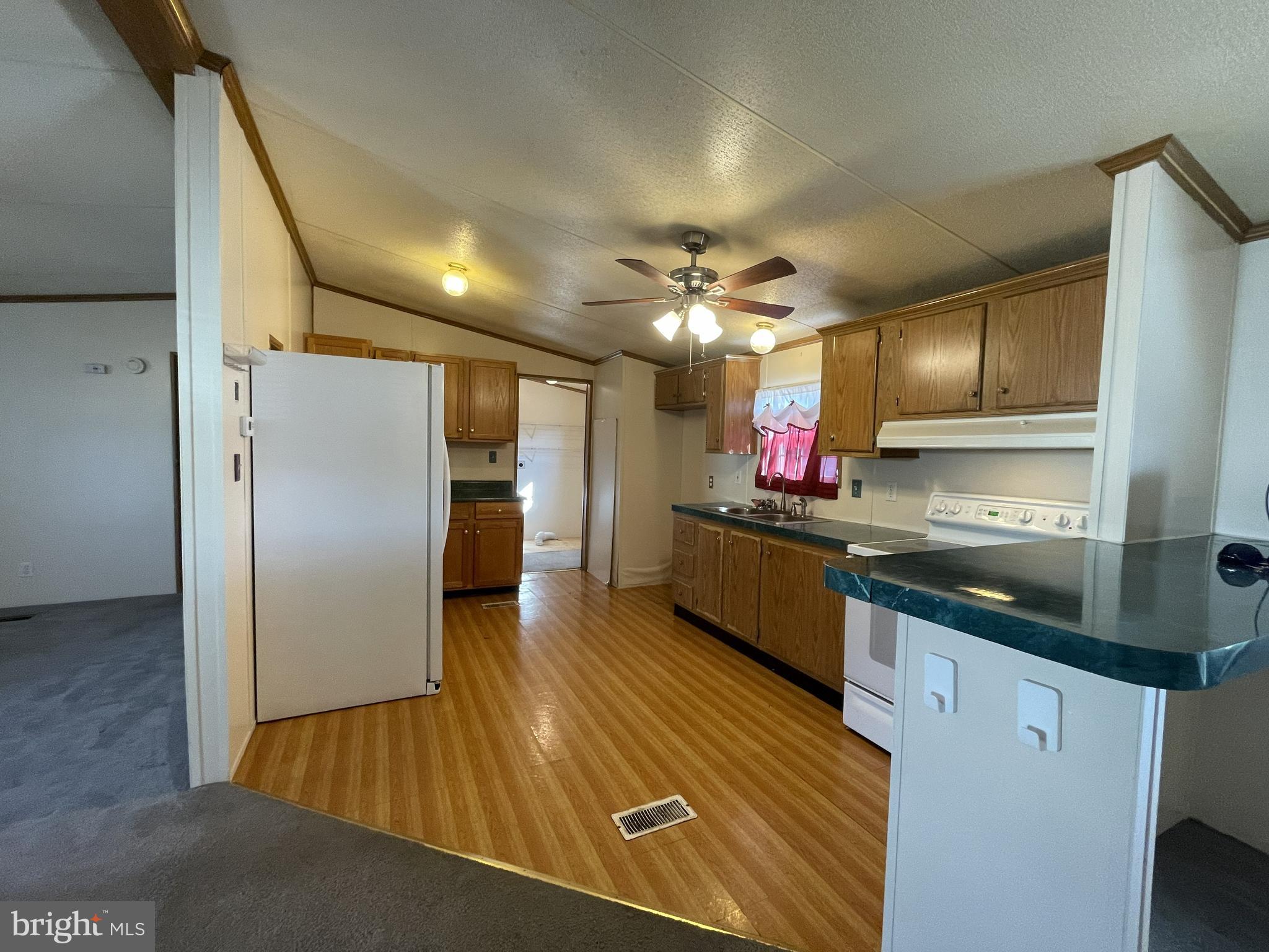 TWIN MAPLES MOBILE HOME P - Residential