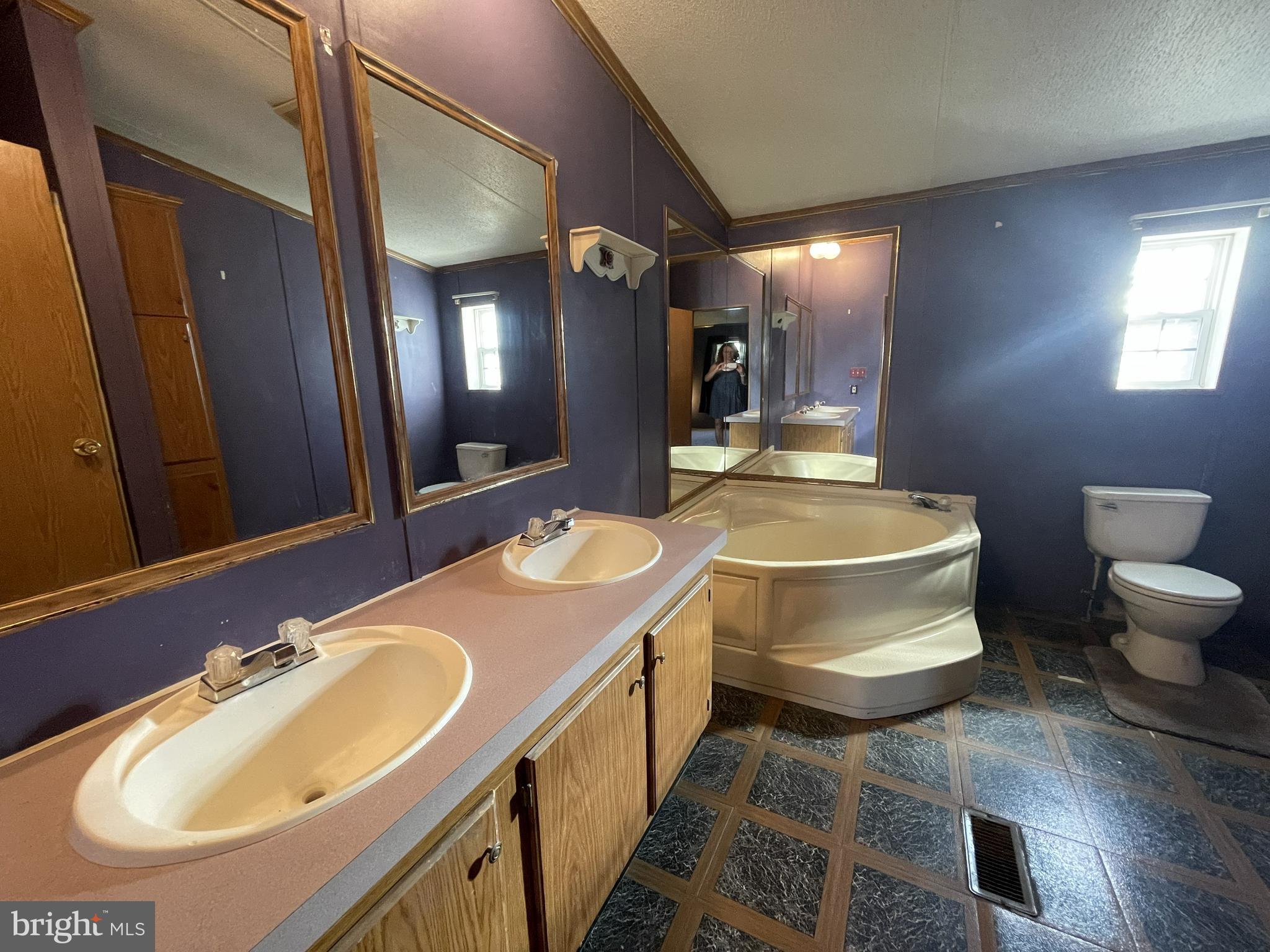 TWIN MAPLES MOBILE HOME P - Residential