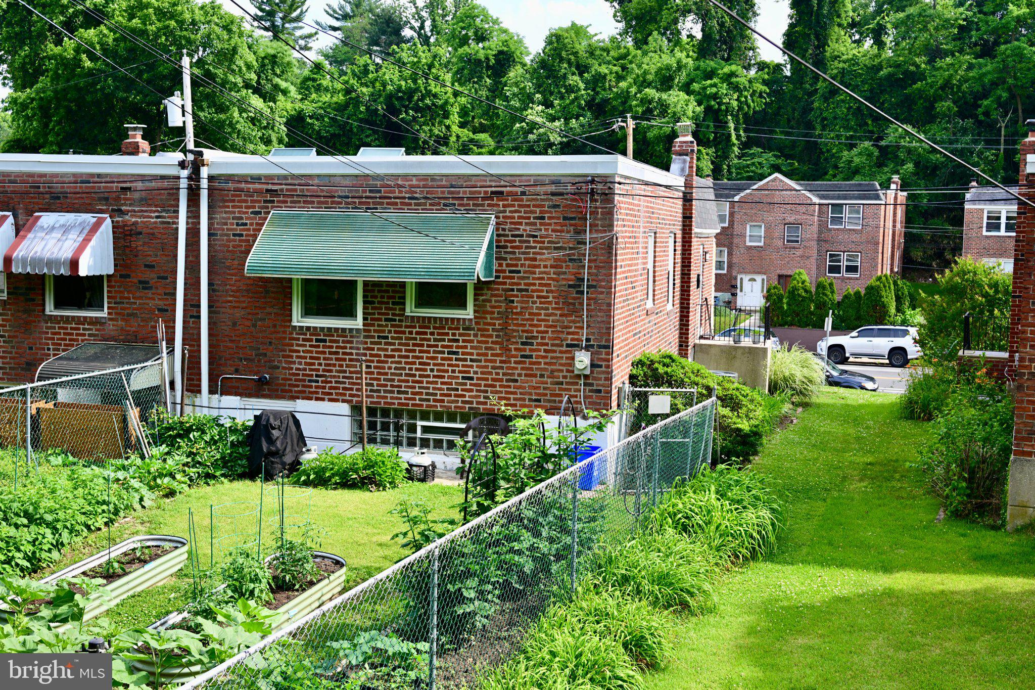 ROXBOROUGH - Residential