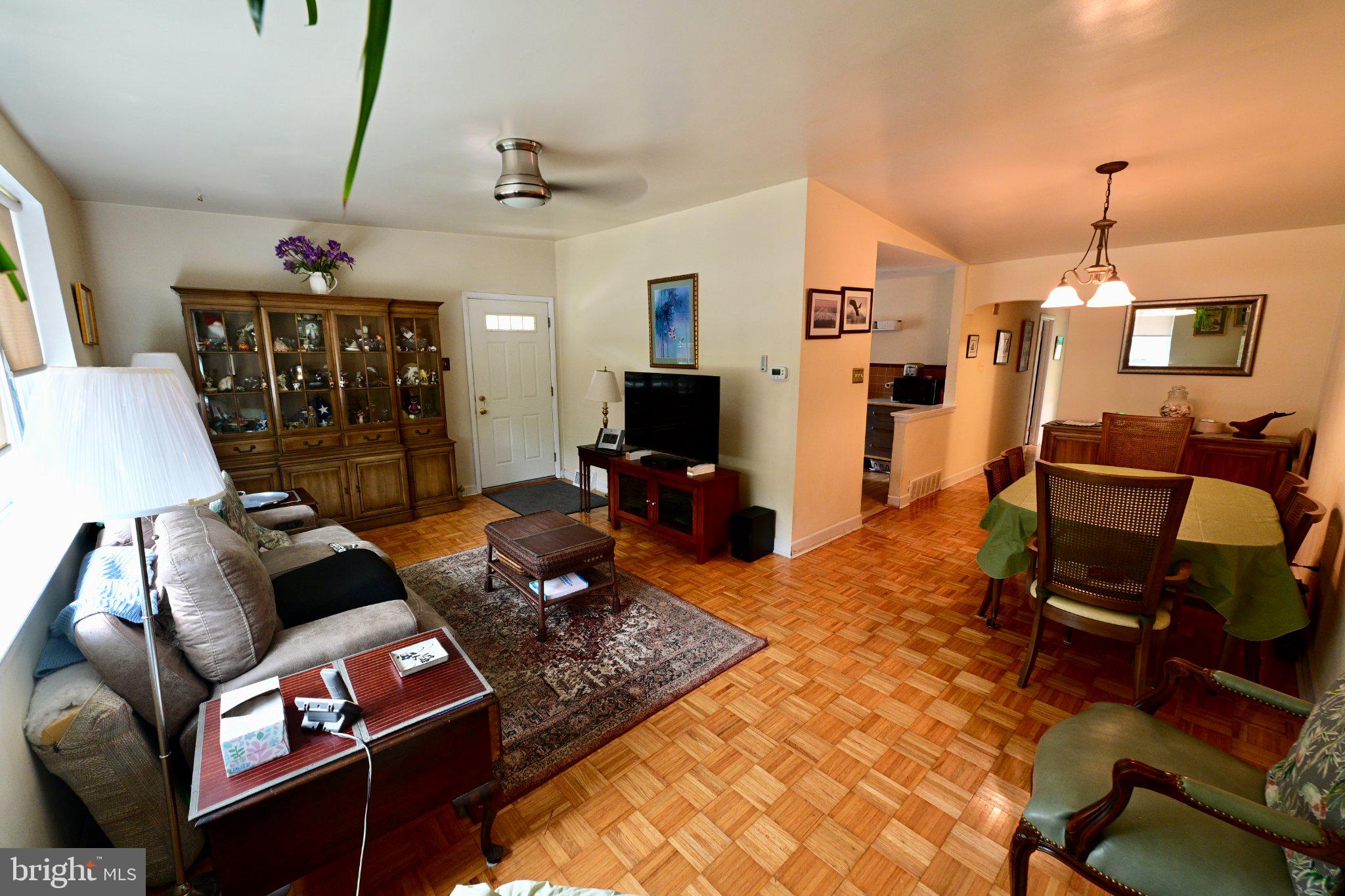 ROXBOROUGH - Residential