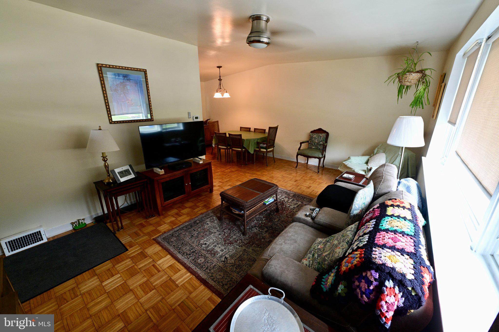 ROXBOROUGH - Residential