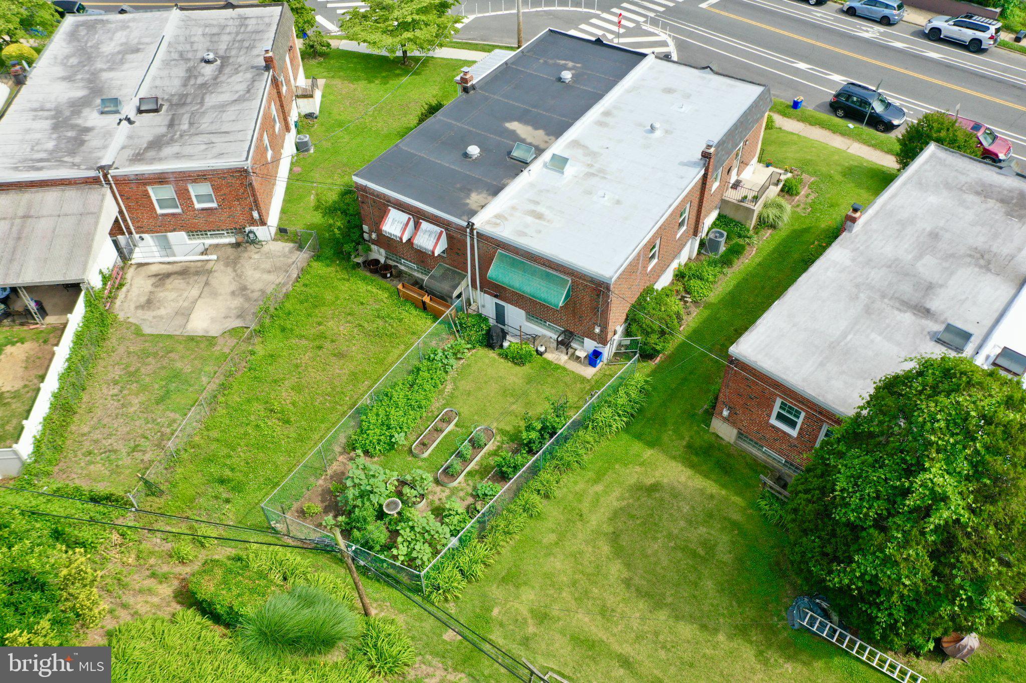 ROXBOROUGH - Residential