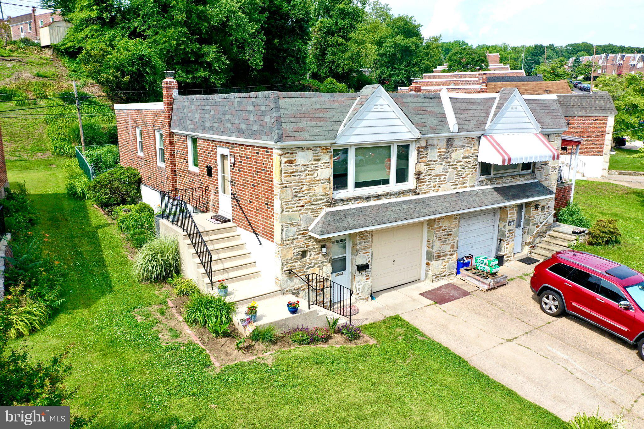 ROXBOROUGH - Residential
