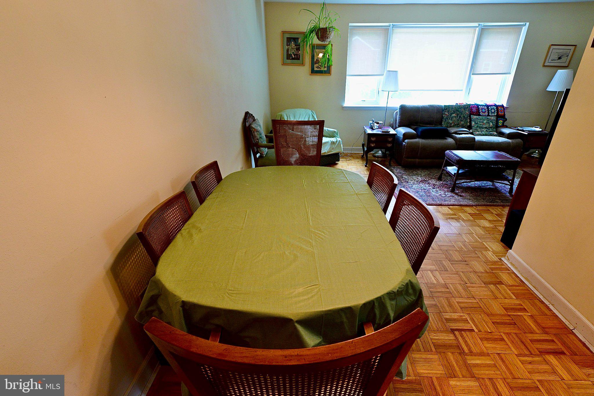 ROXBOROUGH - Residential