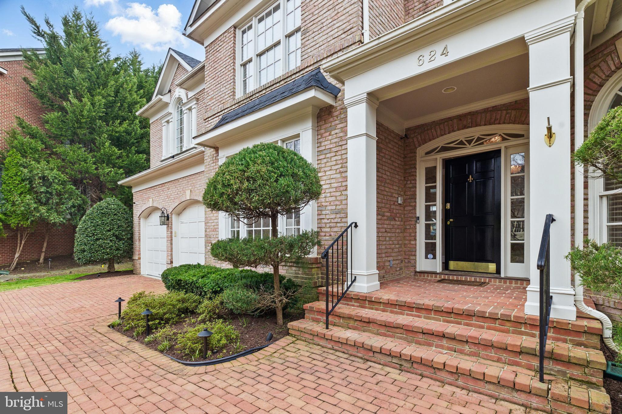 KINGS CLOISTER - Residential Lease