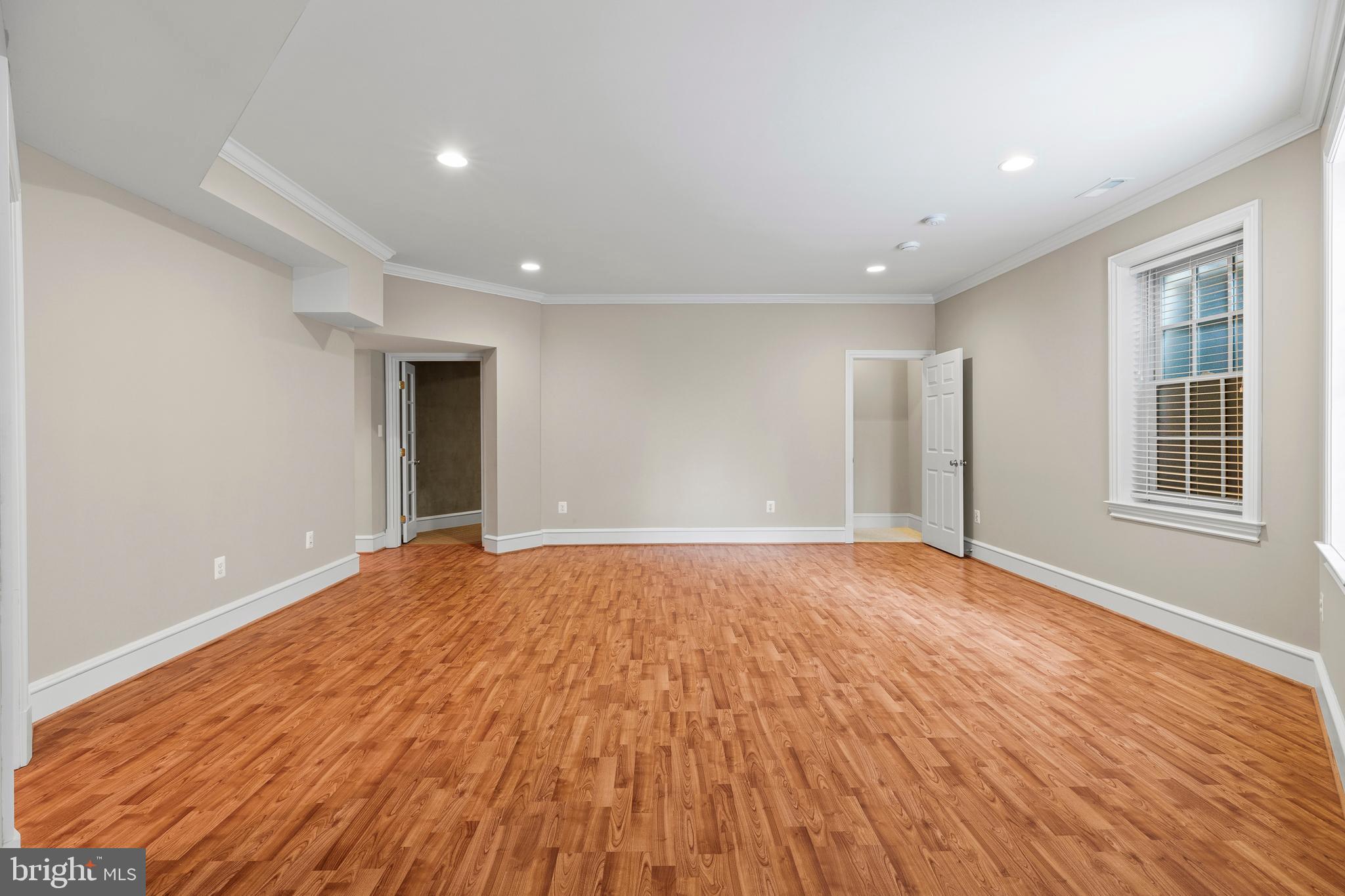 KINGS CLOISTER - Residential Lease