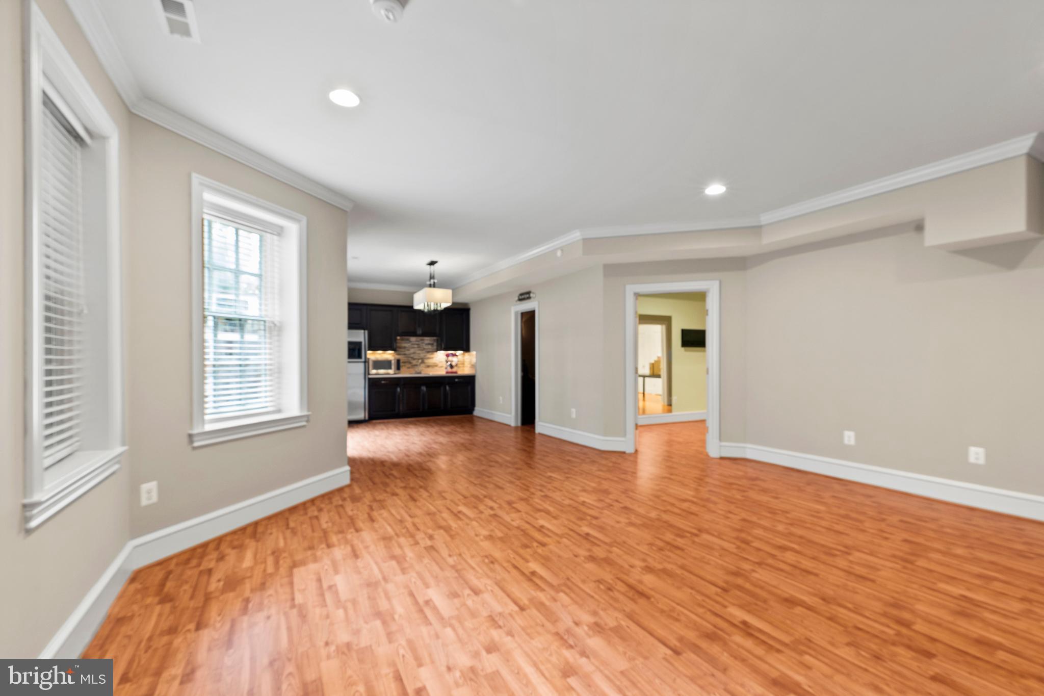 KINGS CLOISTER - Residential Lease