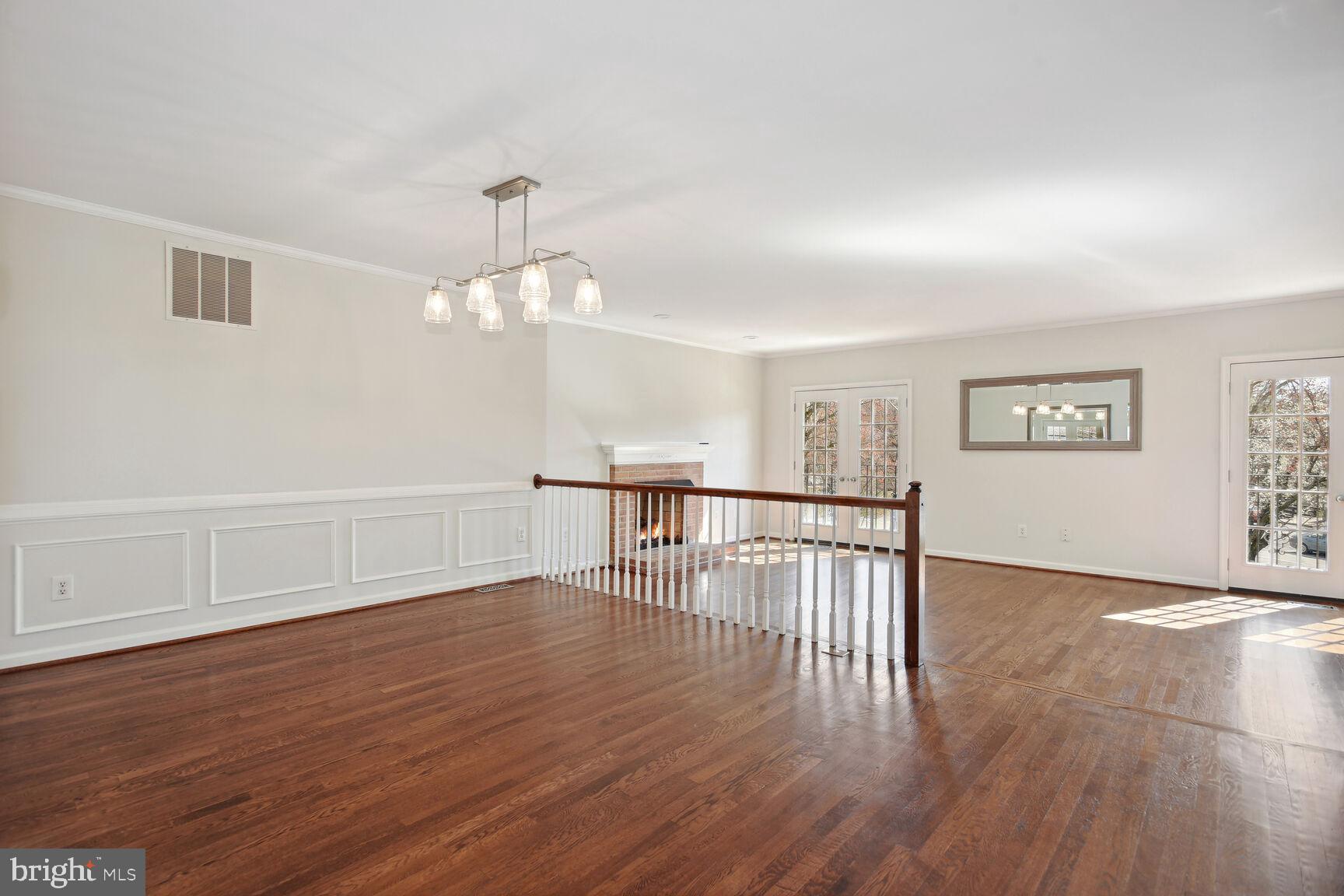 COUNCIL SQUARE - Residential Lease