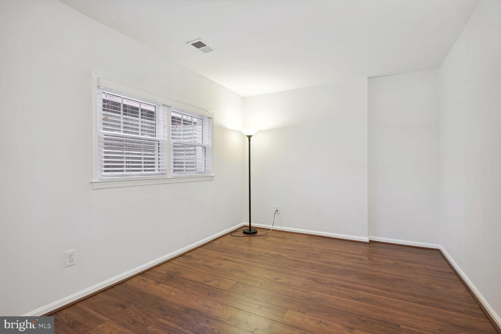 COUNCIL SQUARE - Residential Lease