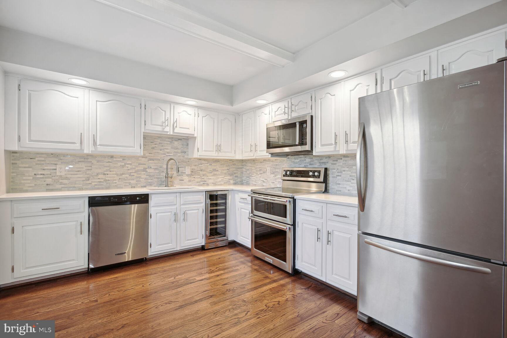 COUNCIL SQUARE - Residential Lease