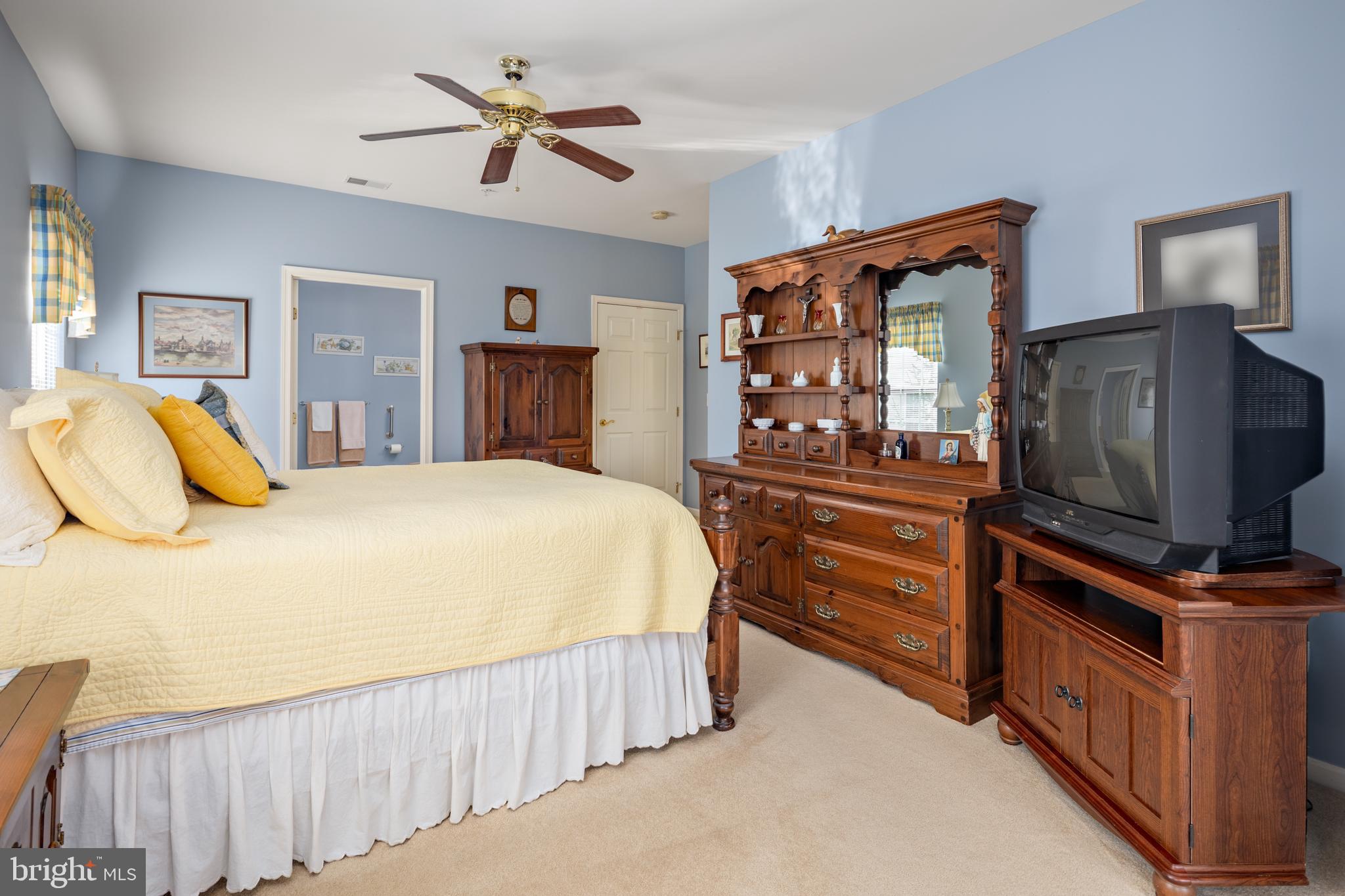 HEARTHSTONE AT VILLAGE CREST CONDOMINIUMS - Residential