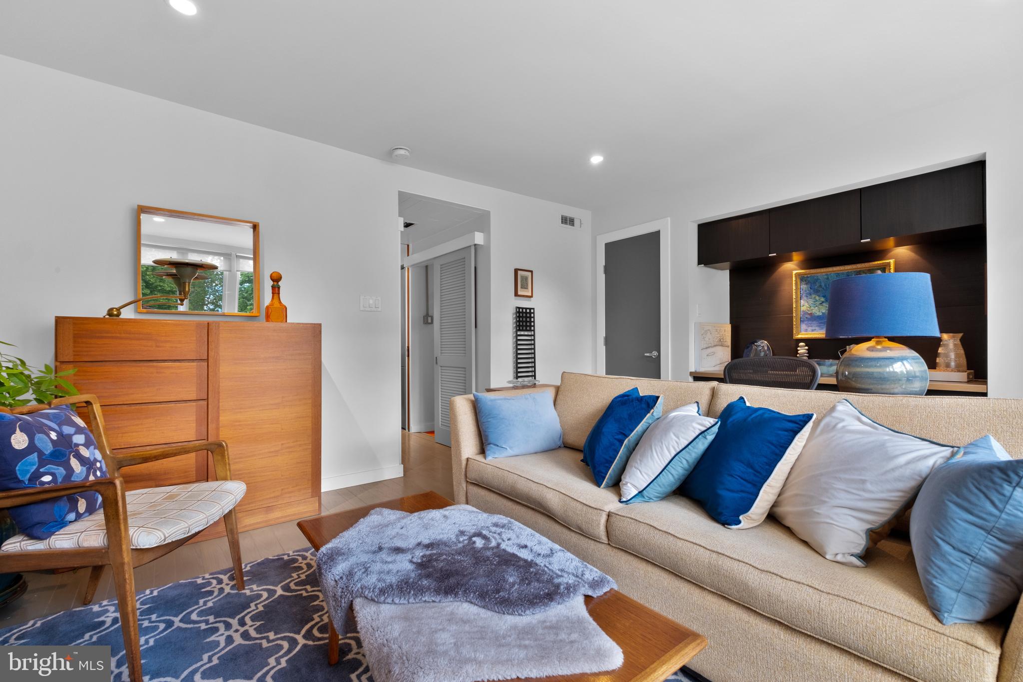 SOCIETY HILL - Residential