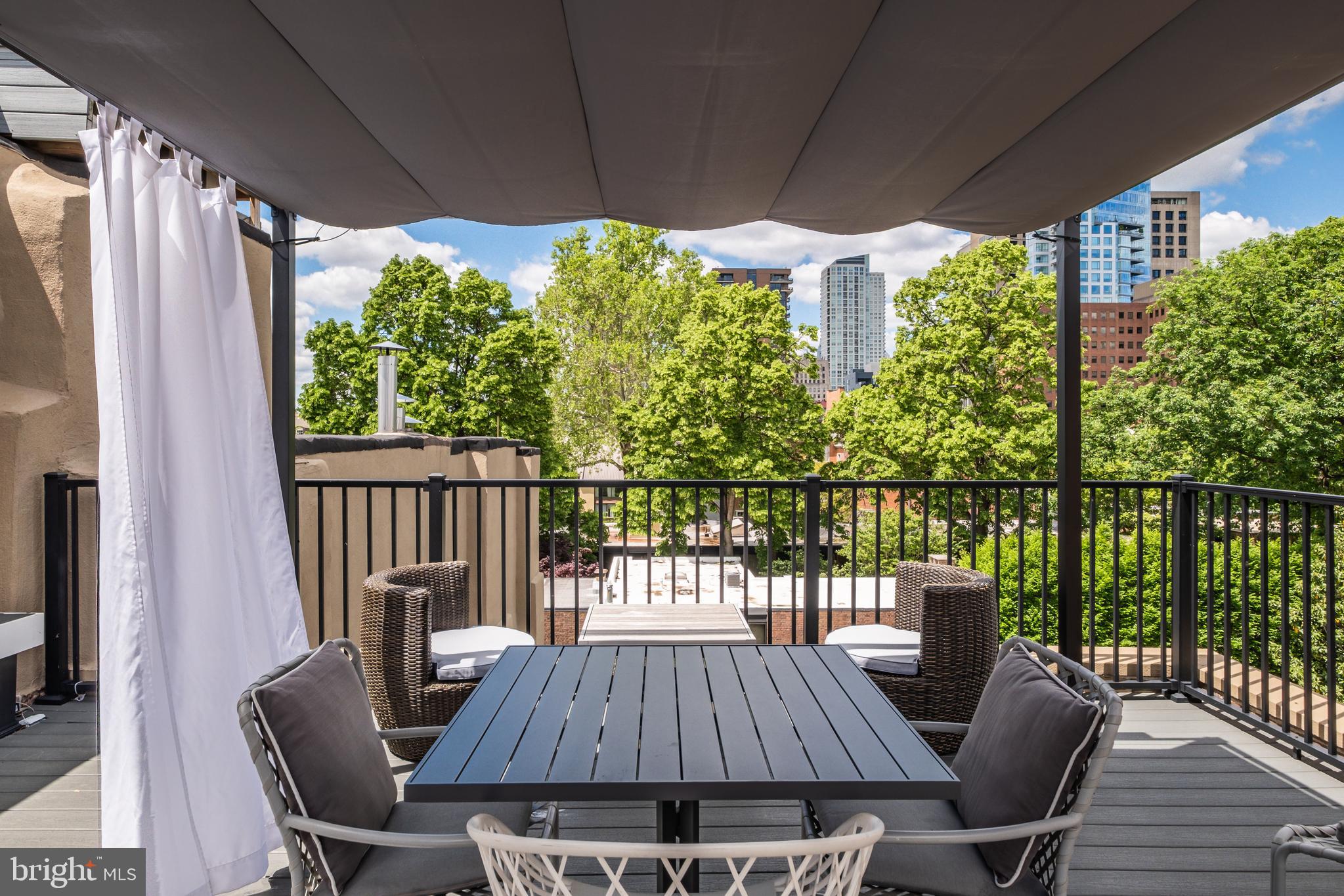 SOCIETY HILL - Residential