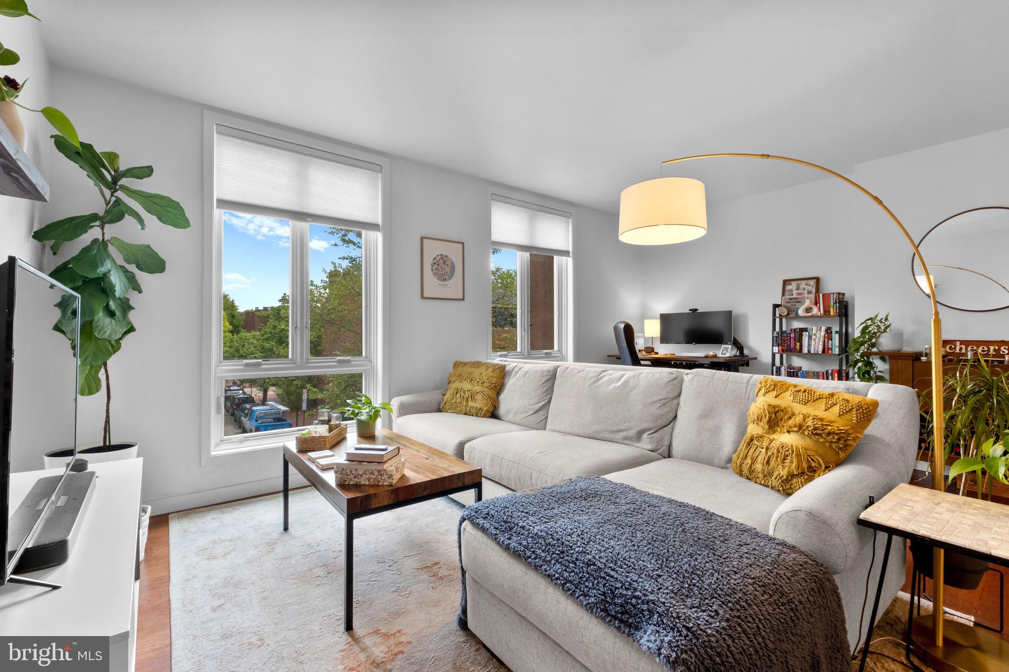 SOCIETY HILL - Residential
