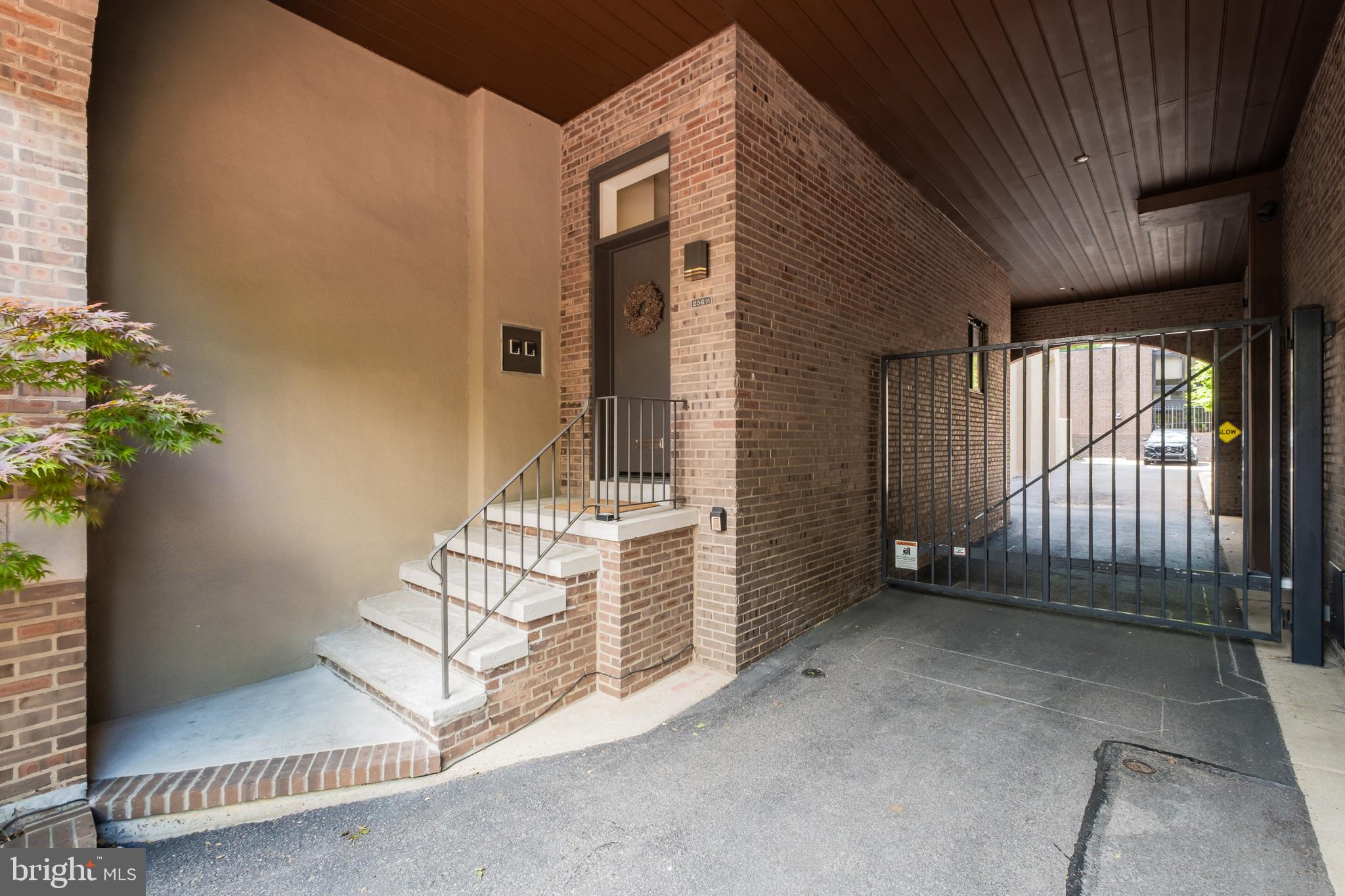 SOCIETY HILL - Residential