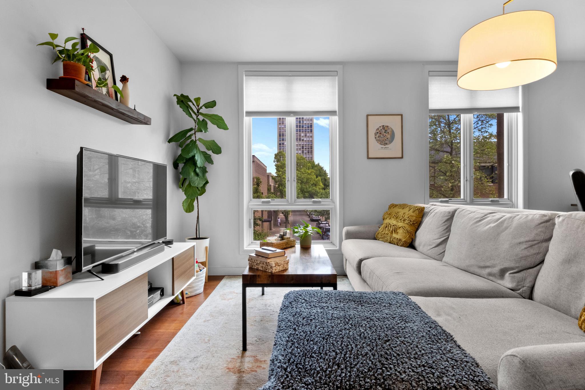 SOCIETY HILL - Residential