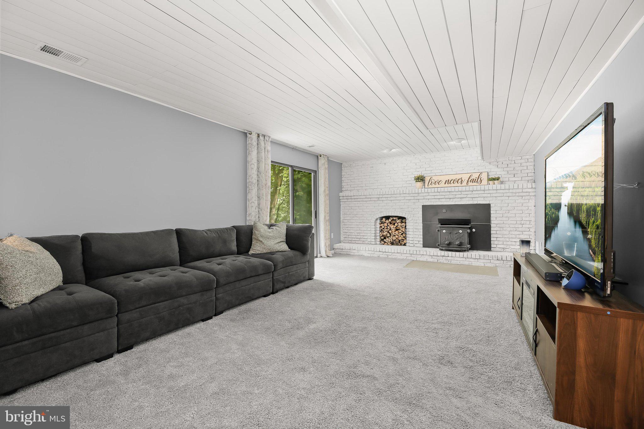 CARROLL ESTATES - Residential