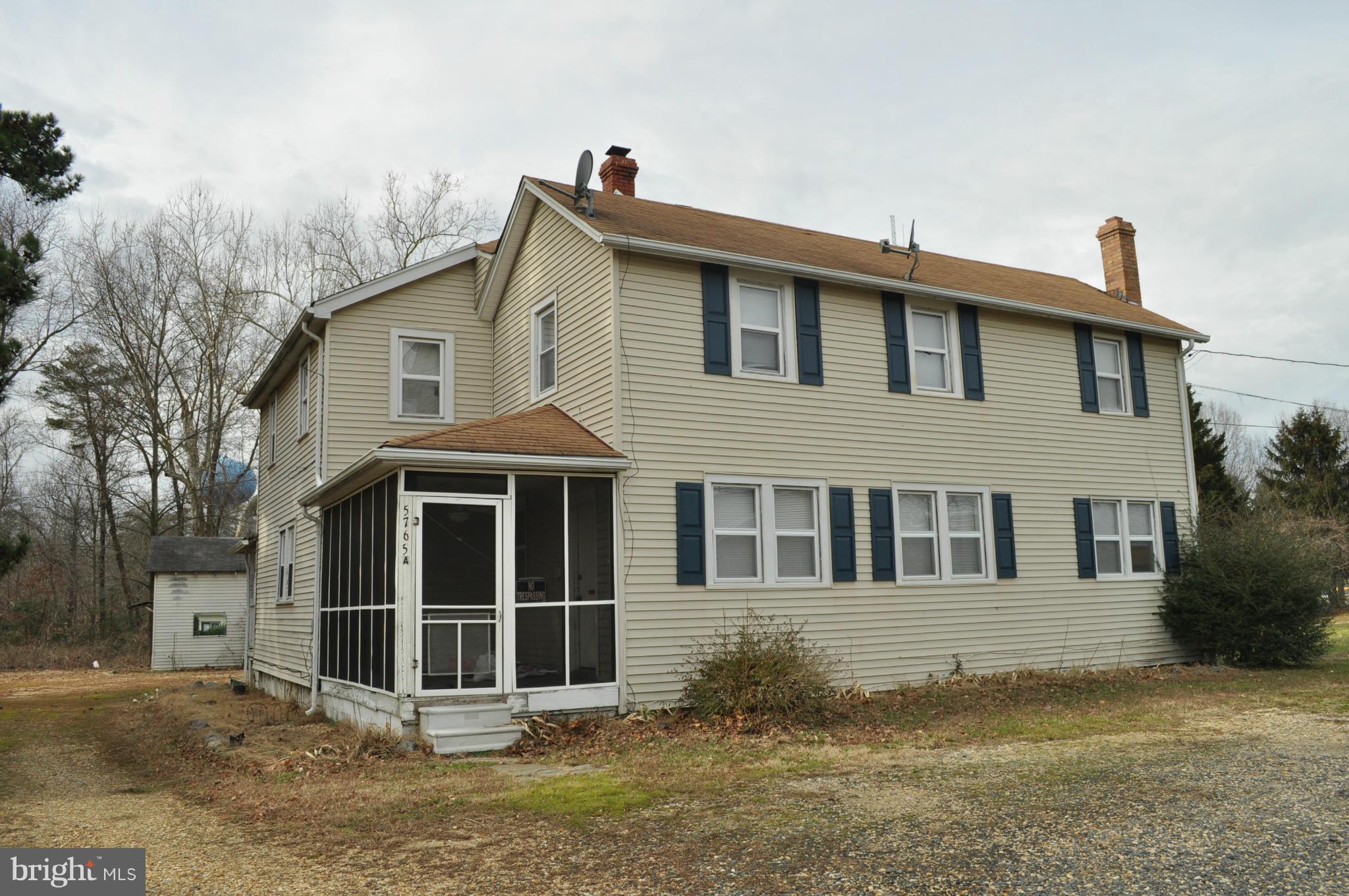 Great investment opportunity,  in convenient La Plata location!  Needs a little updating, Windows have been replaced. Fresh paint -  Hardwood floors in many rooms in  front unit. Big kitchens, and decent sized rooms. Come take a look and imagine the possibilities. Positive cash flow!