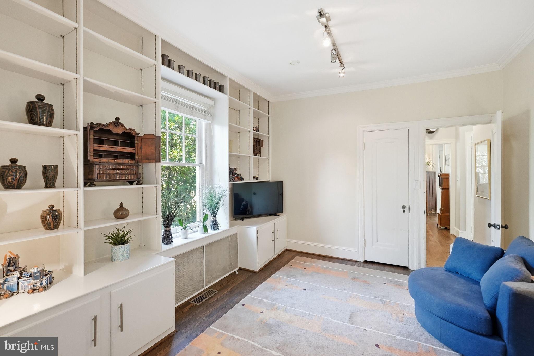 CHEVY CHASE - Residential
