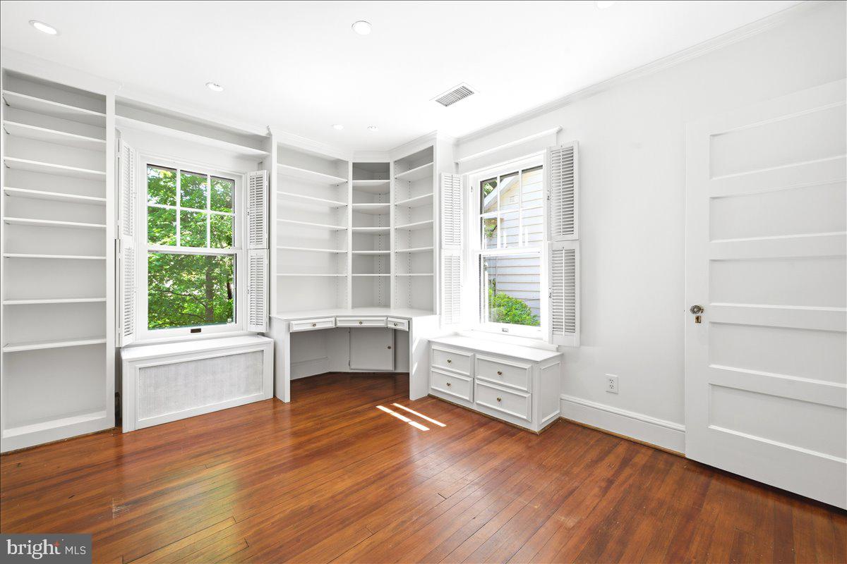 CHEVY CHASE - Residential