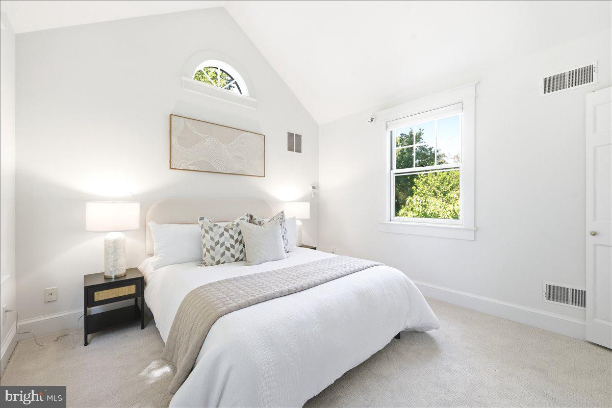 CHEVY CHASE - Residential