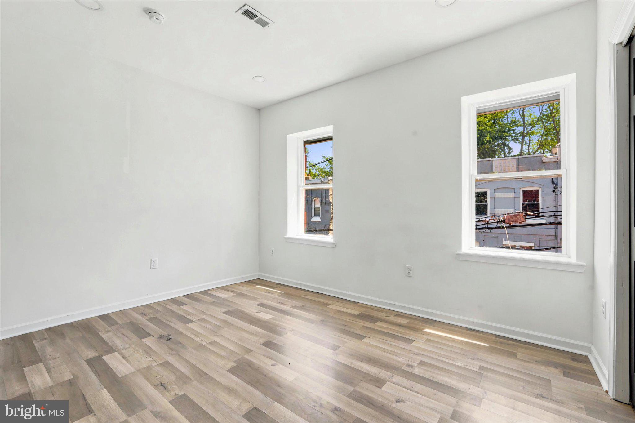 PHILADELPHIA (NORTHWEST) - Residential