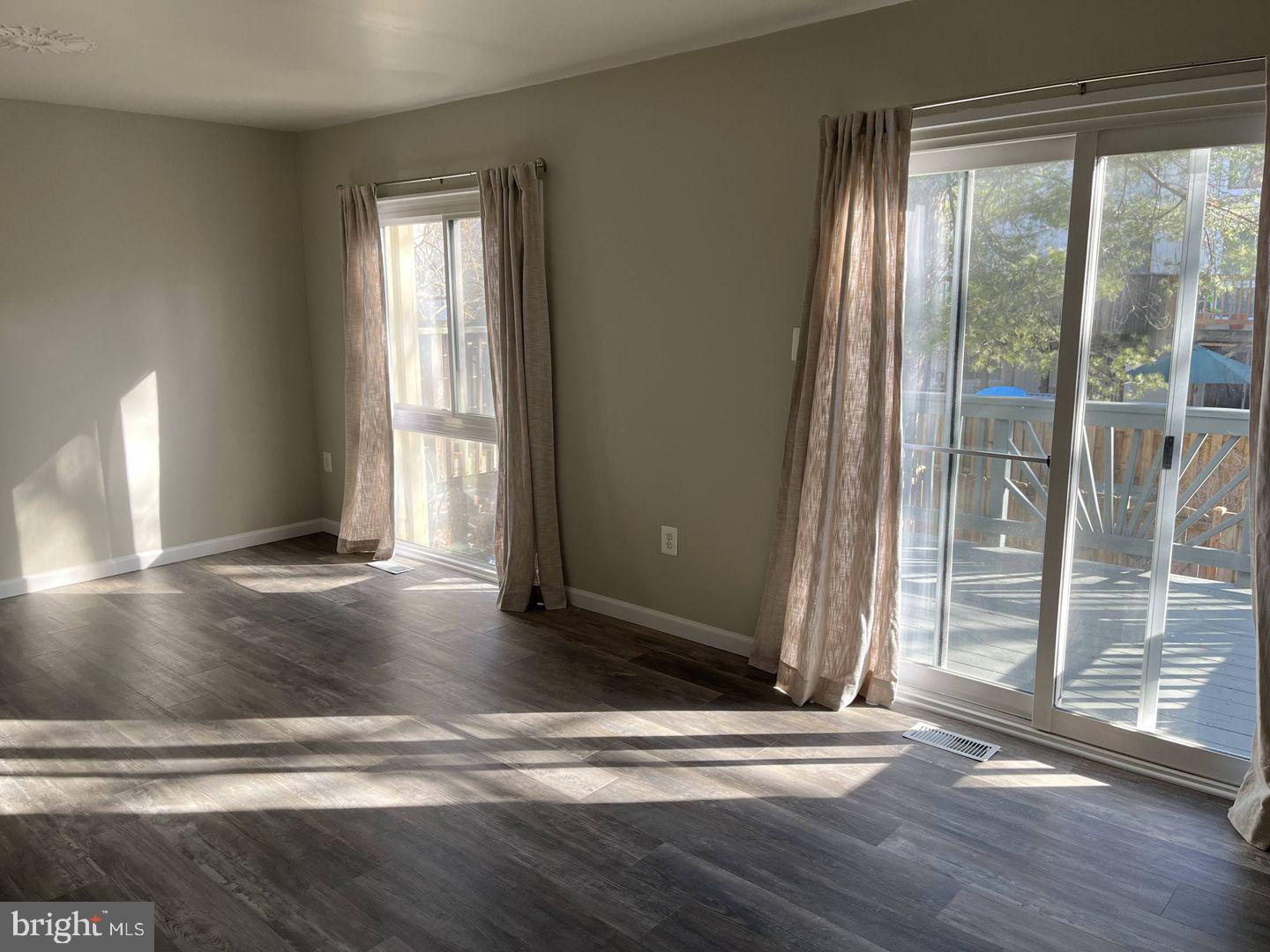CYRANDALL VALLEY NORTH - Residential Lease