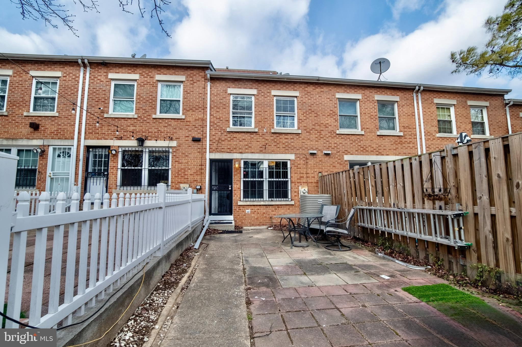 BUTCHERS HILL - Residential