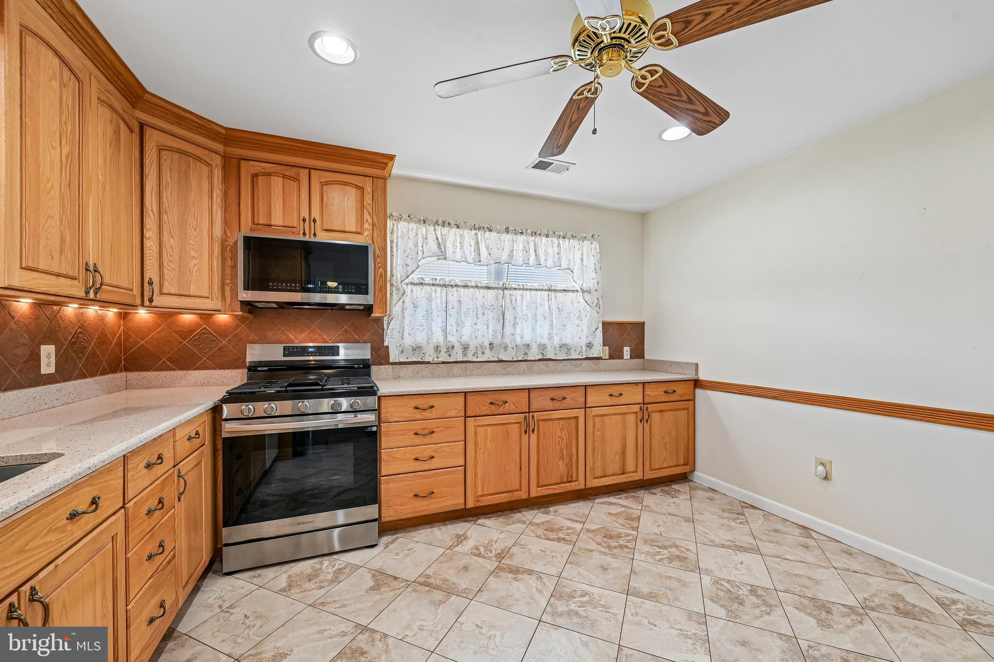 EDGE MEAD - Residential