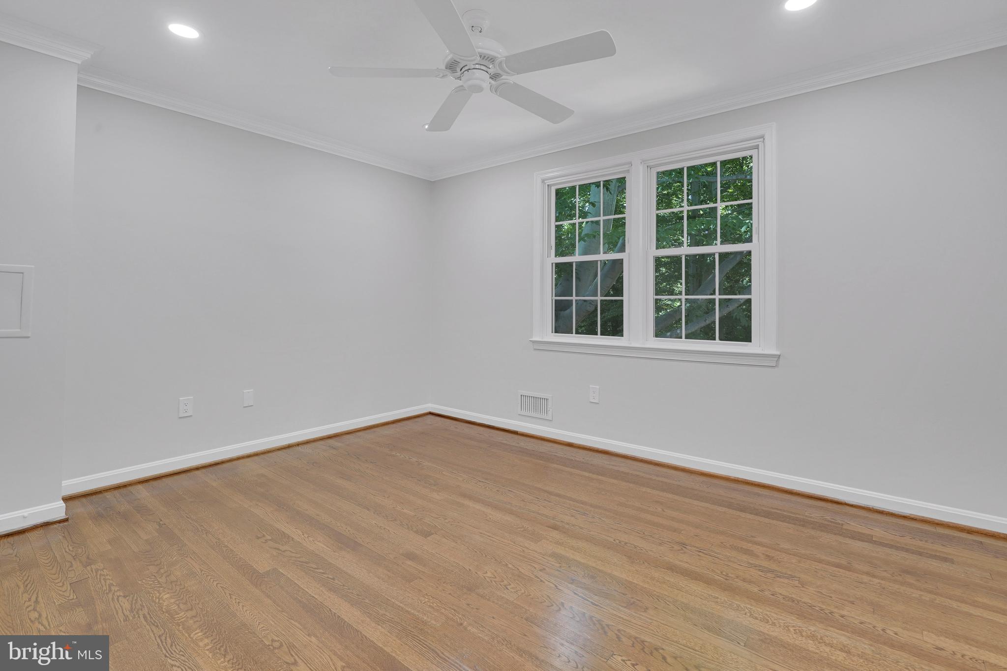 WAYNEWOOD - Residential