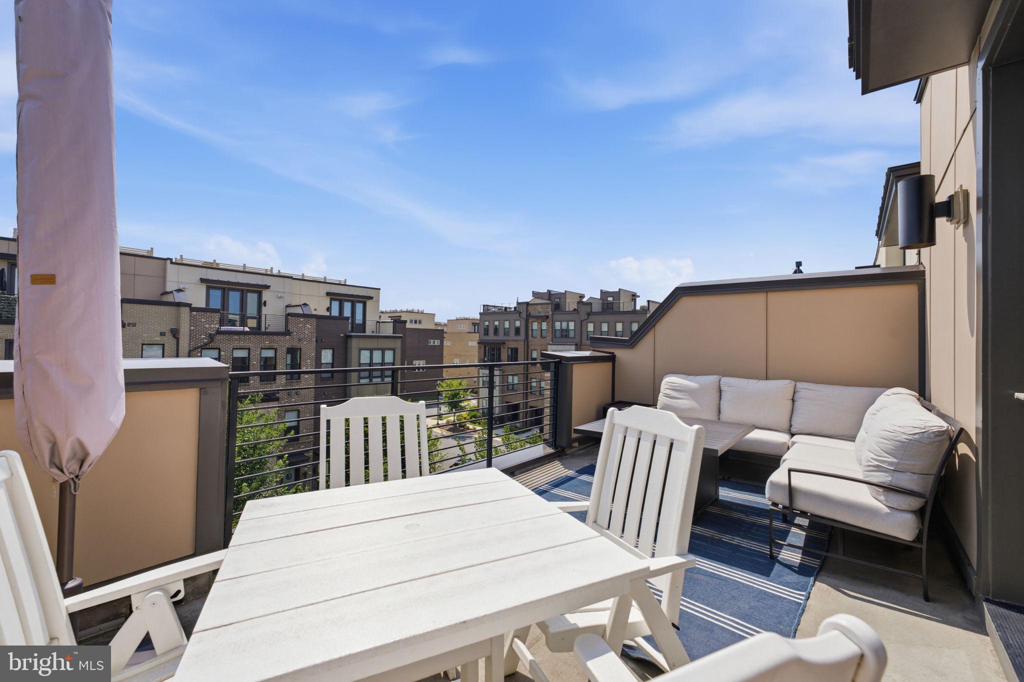 COMMONWEALTH PLACE AT WESTFIELDS - Residential
