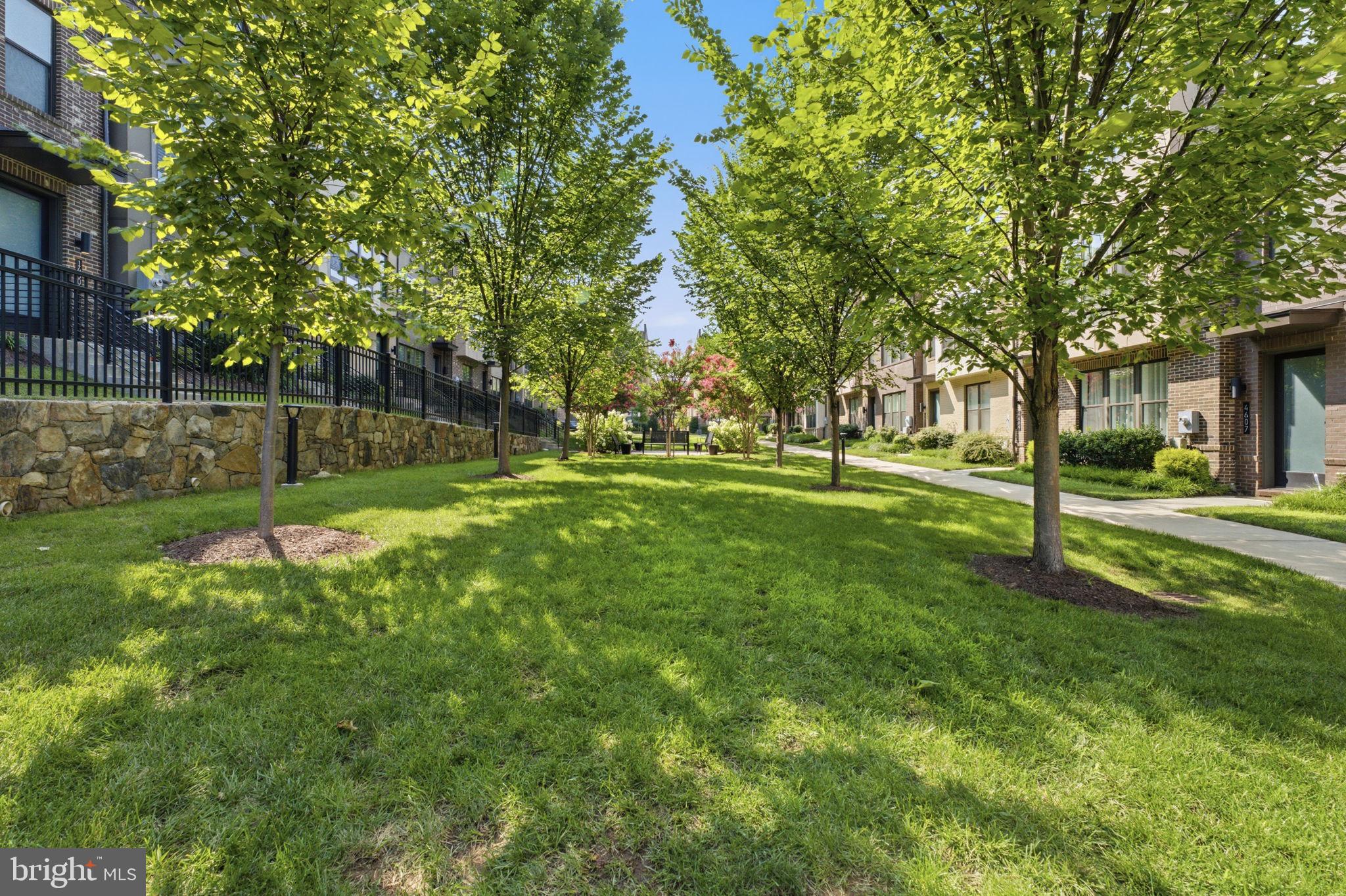 COMMONWEALTH PLACE AT WESTFIELDS - Residential