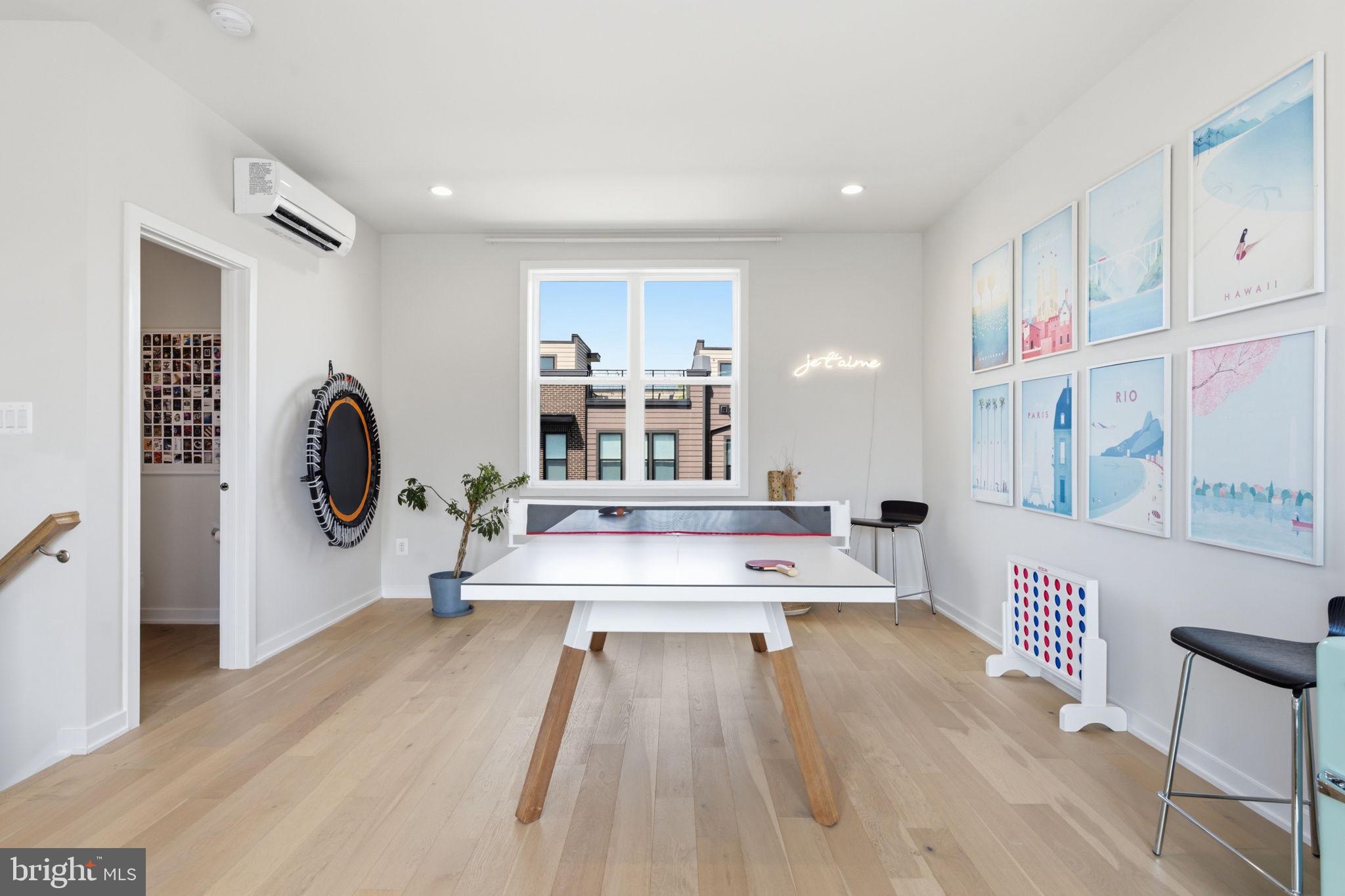 COMMONWEALTH PLACE AT WESTFIELDS - Residential