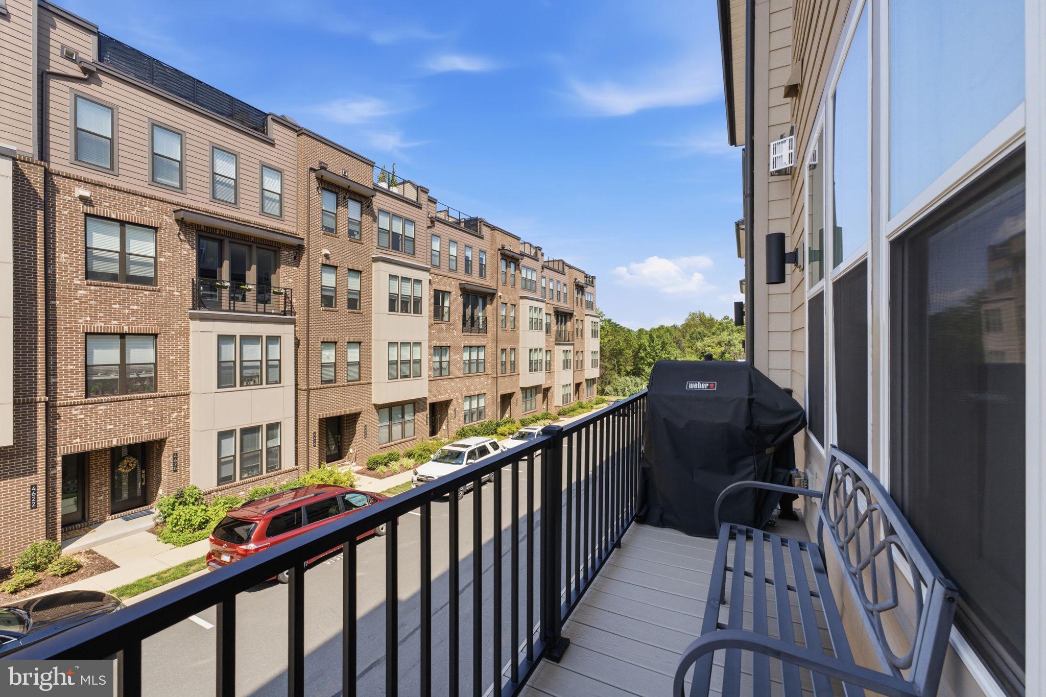 COMMONWEALTH PLACE AT WESTFIELDS - Residential