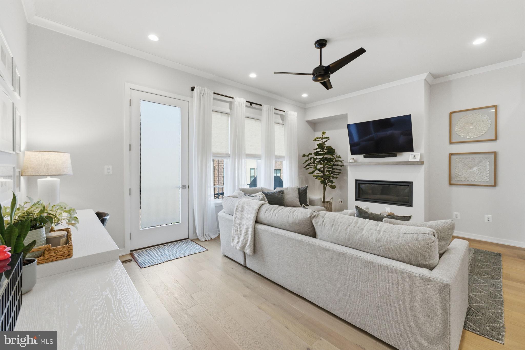 COMMONWEALTH PLACE AT WESTFIELDS - Residential