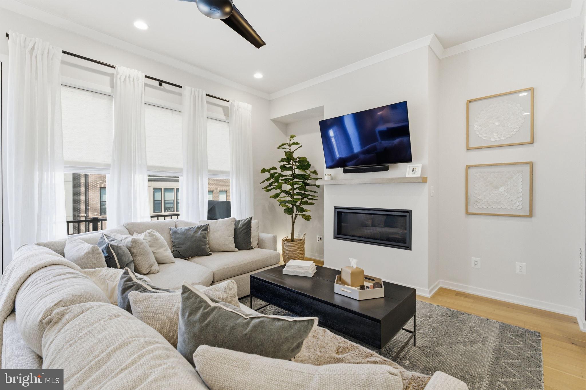 COMMONWEALTH PLACE AT WESTFIELDS - Residential