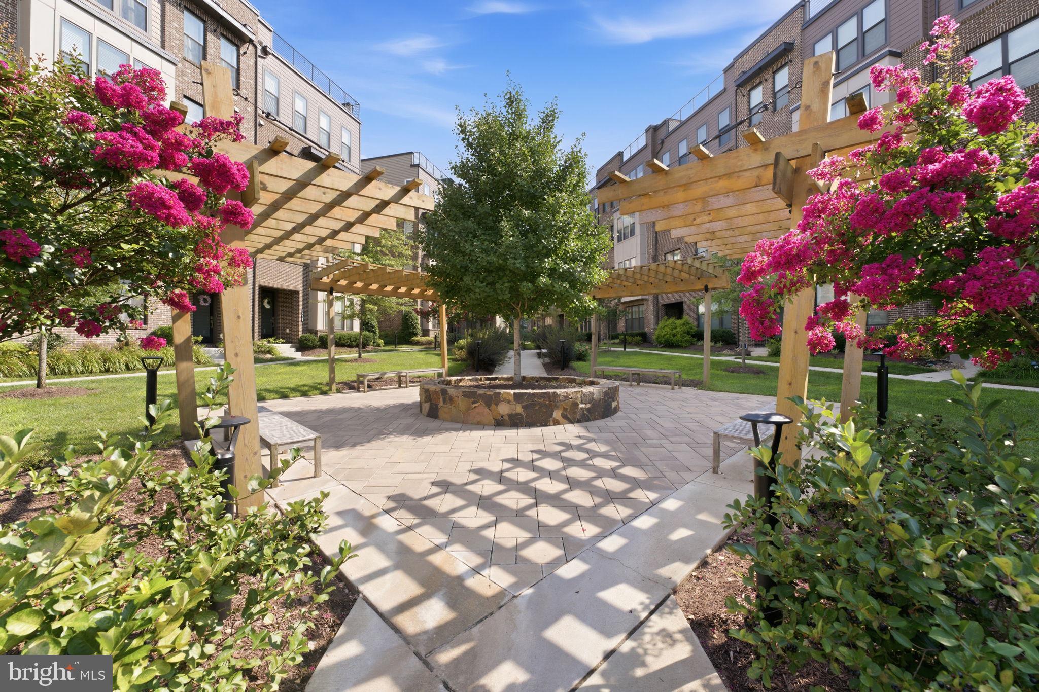 COMMONWEALTH PLACE AT WESTFIELDS - Residential