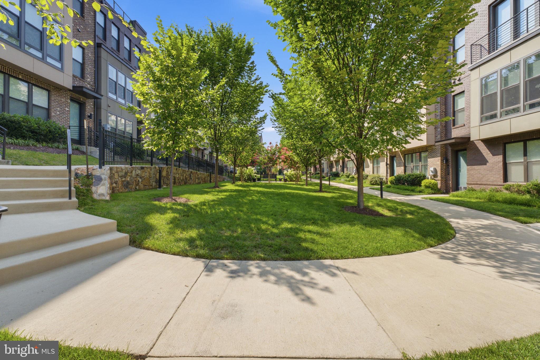COMMONWEALTH PLACE AT WESTFIELDS - Residential