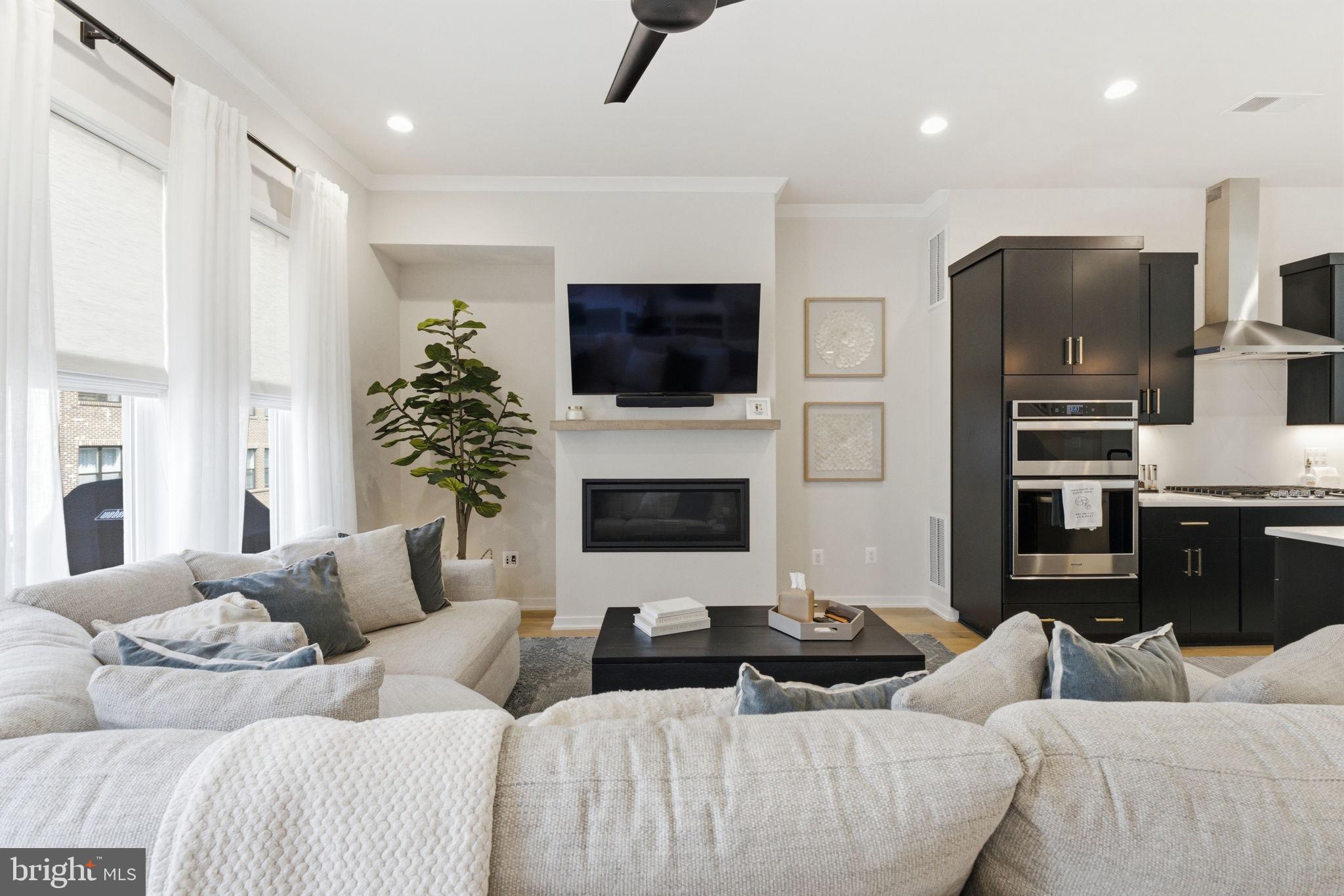 COMMONWEALTH PLACE AT WESTFIELDS - Residential