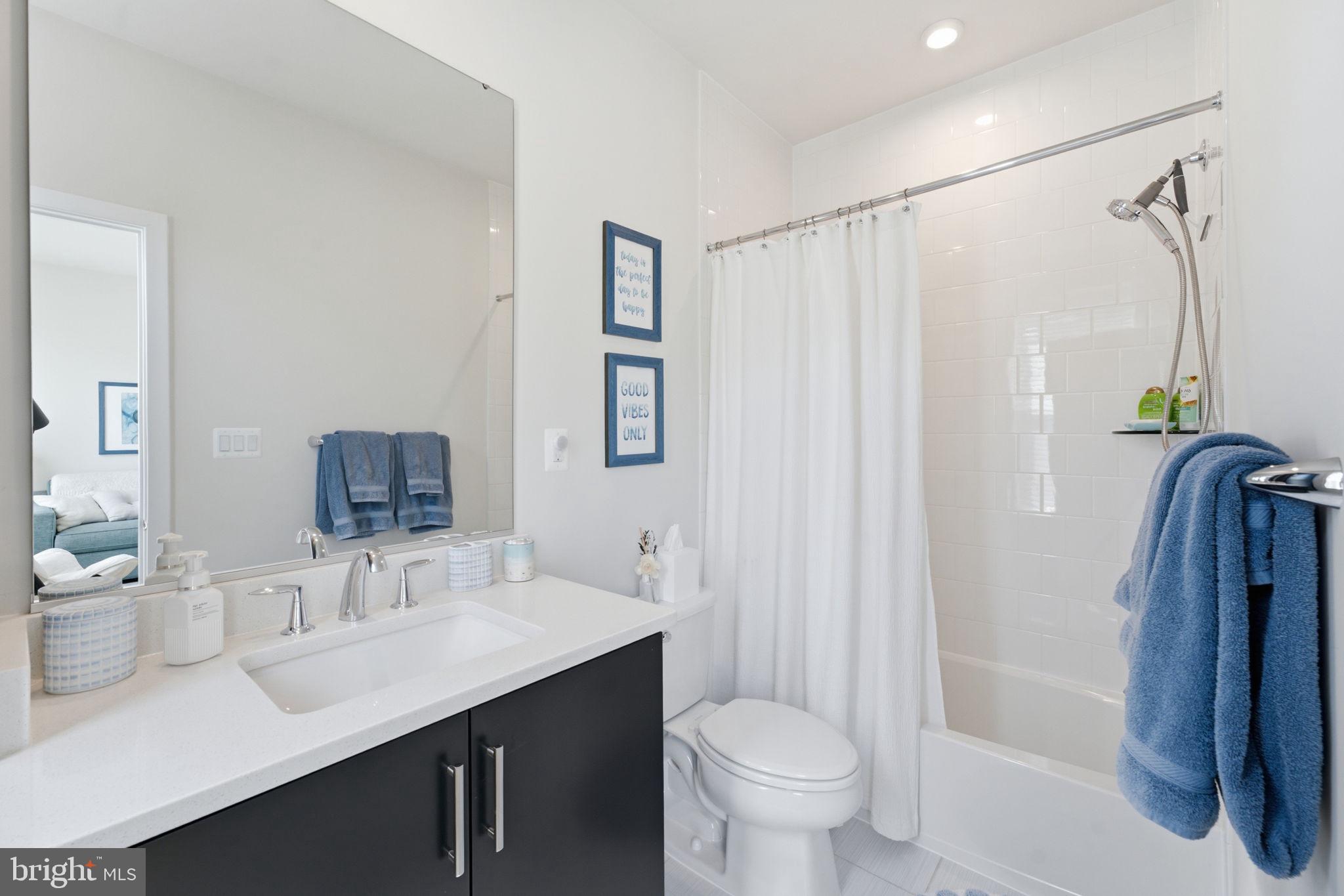 COMMONWEALTH PLACE AT WESTFIELDS - Residential