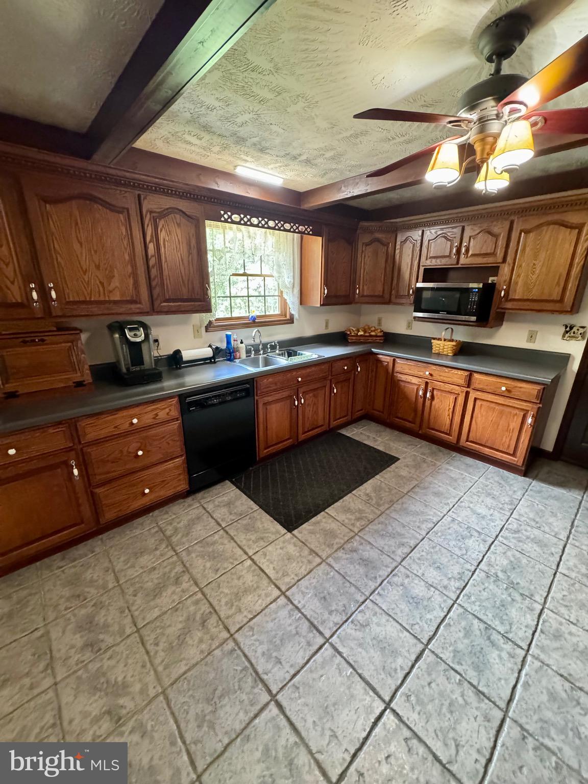 SUMMIT OAKS - Residential