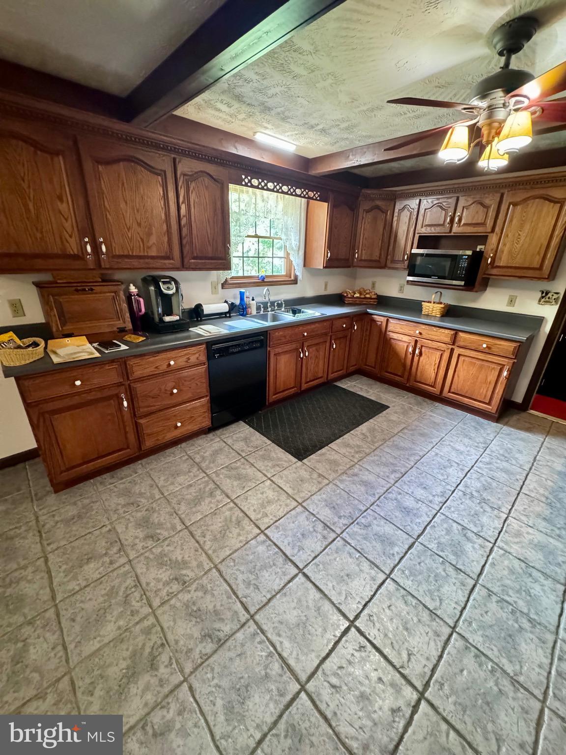 SUMMIT OAKS - Residential