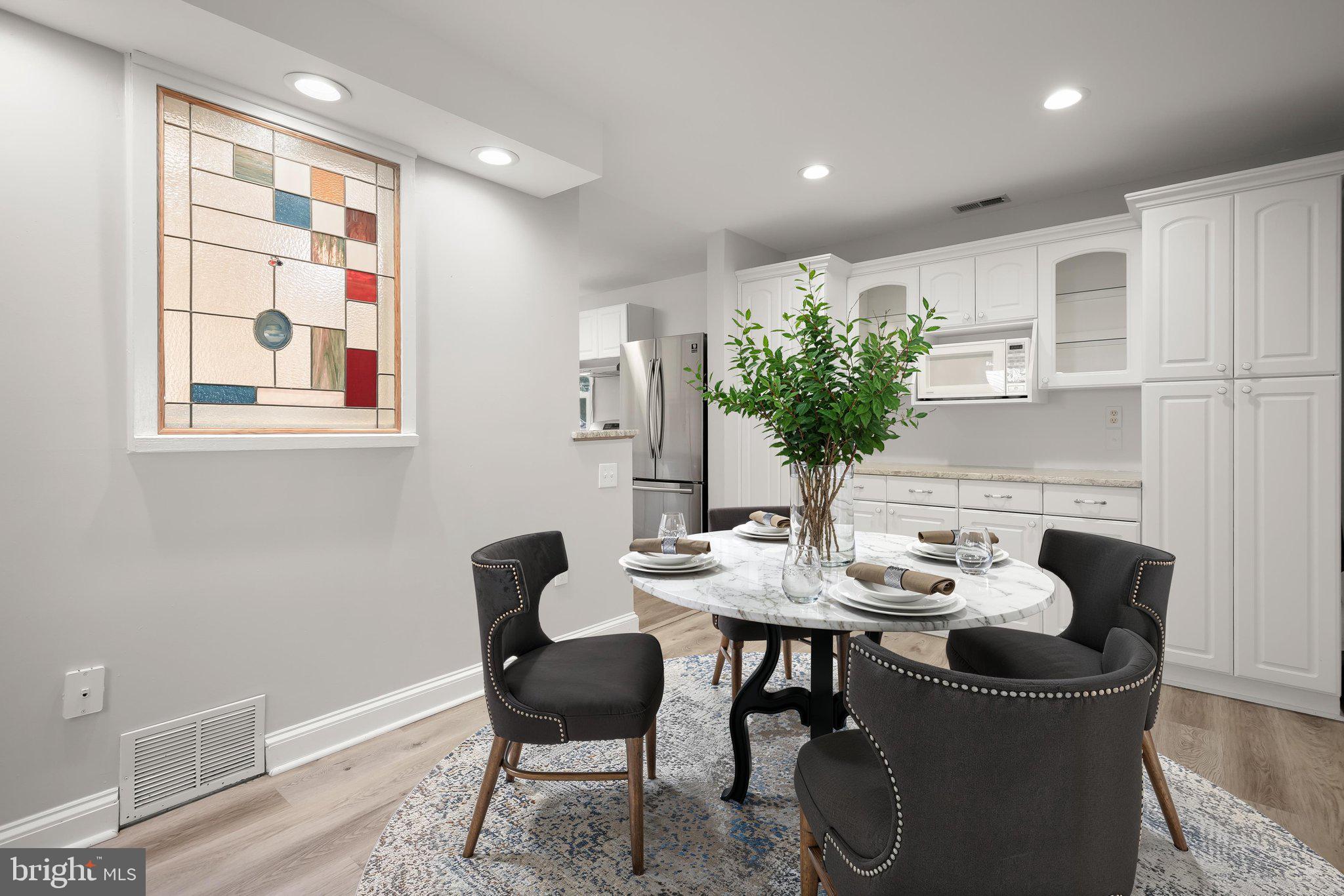 KENSINGTON - Residential