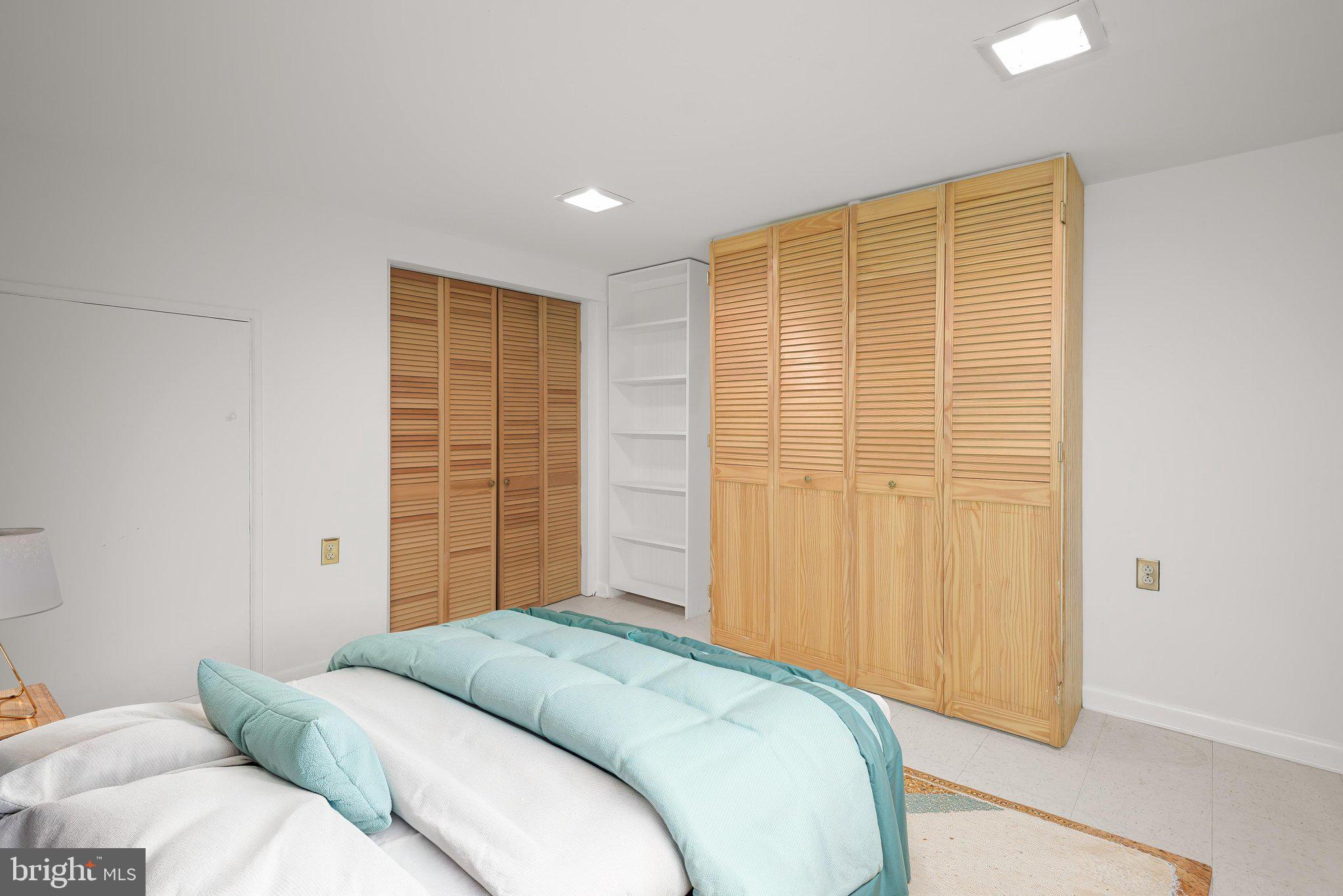KENSINGTON - Residential