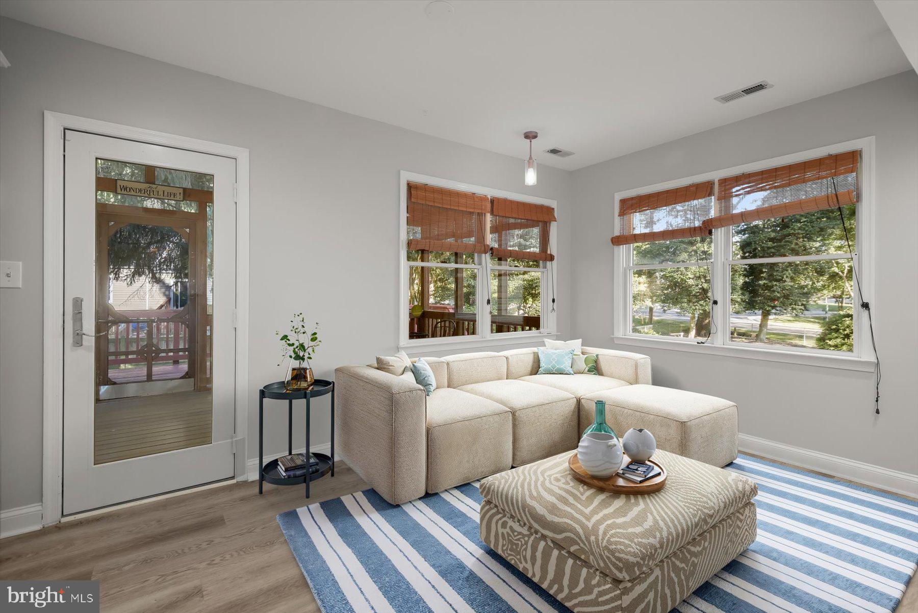 KENSINGTON - Residential