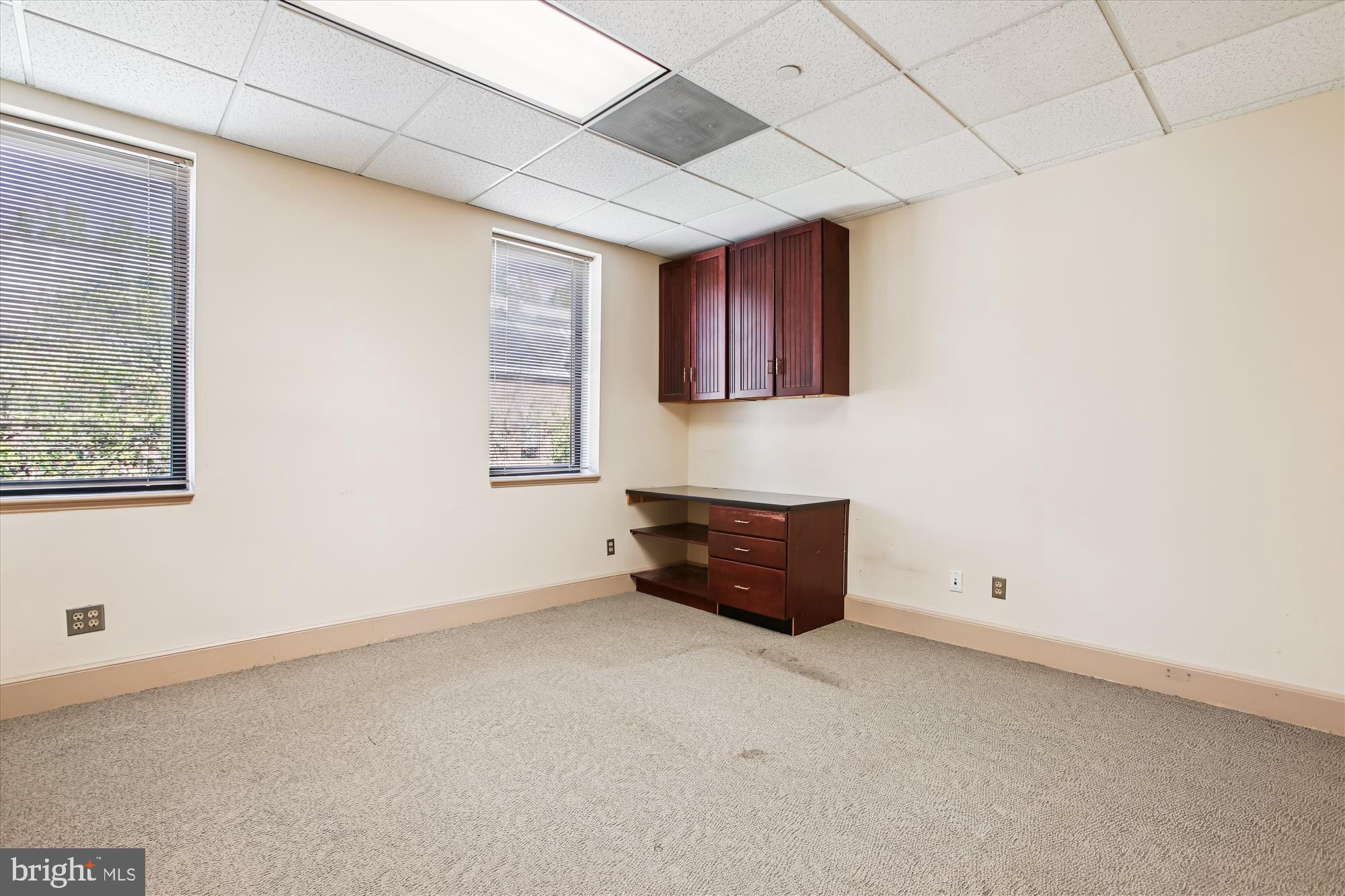 OLD TOWN ALEXANDRIA - Commercial Sale