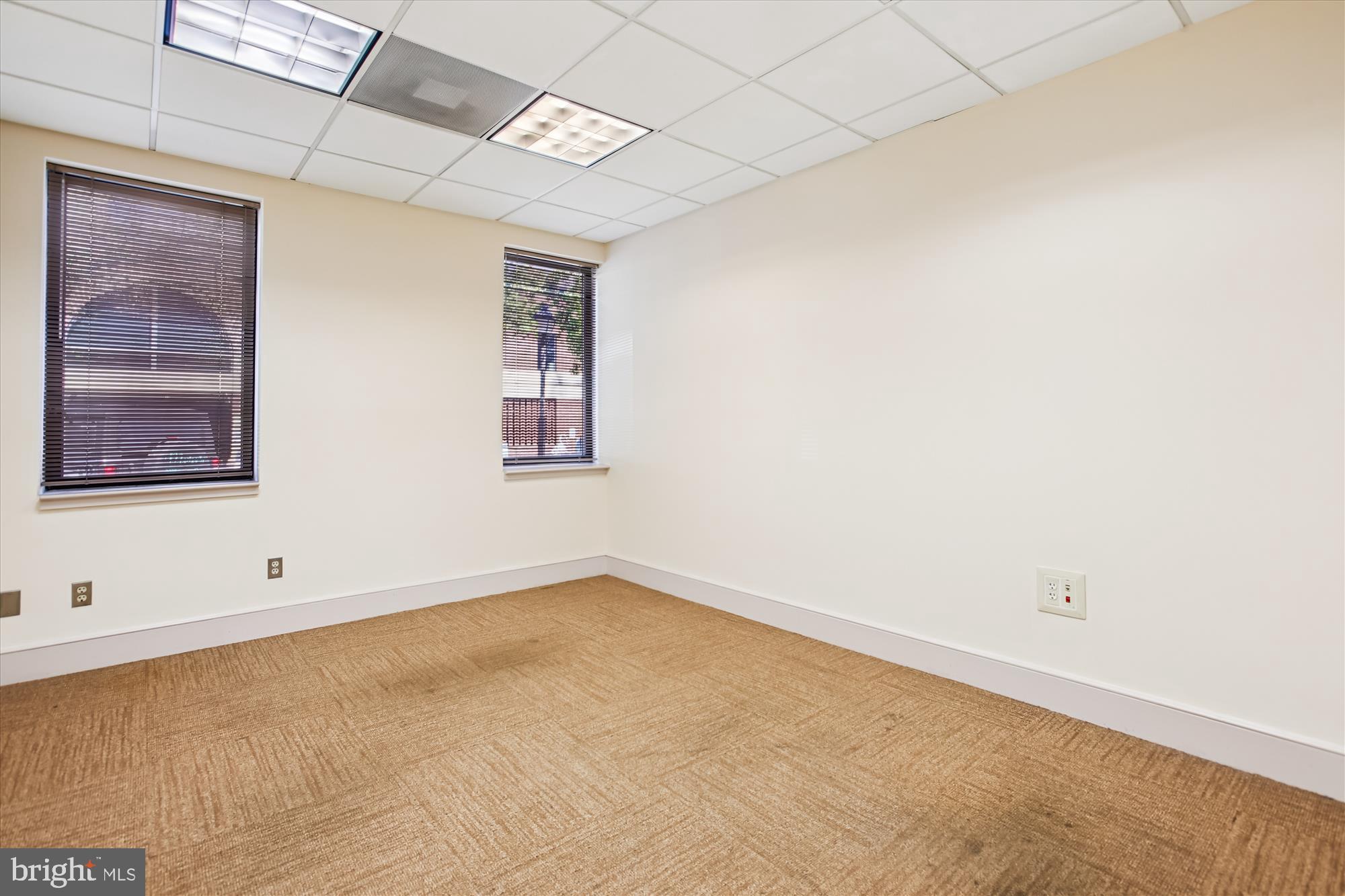 OLD TOWN ALEXANDRIA - Commercial Sale