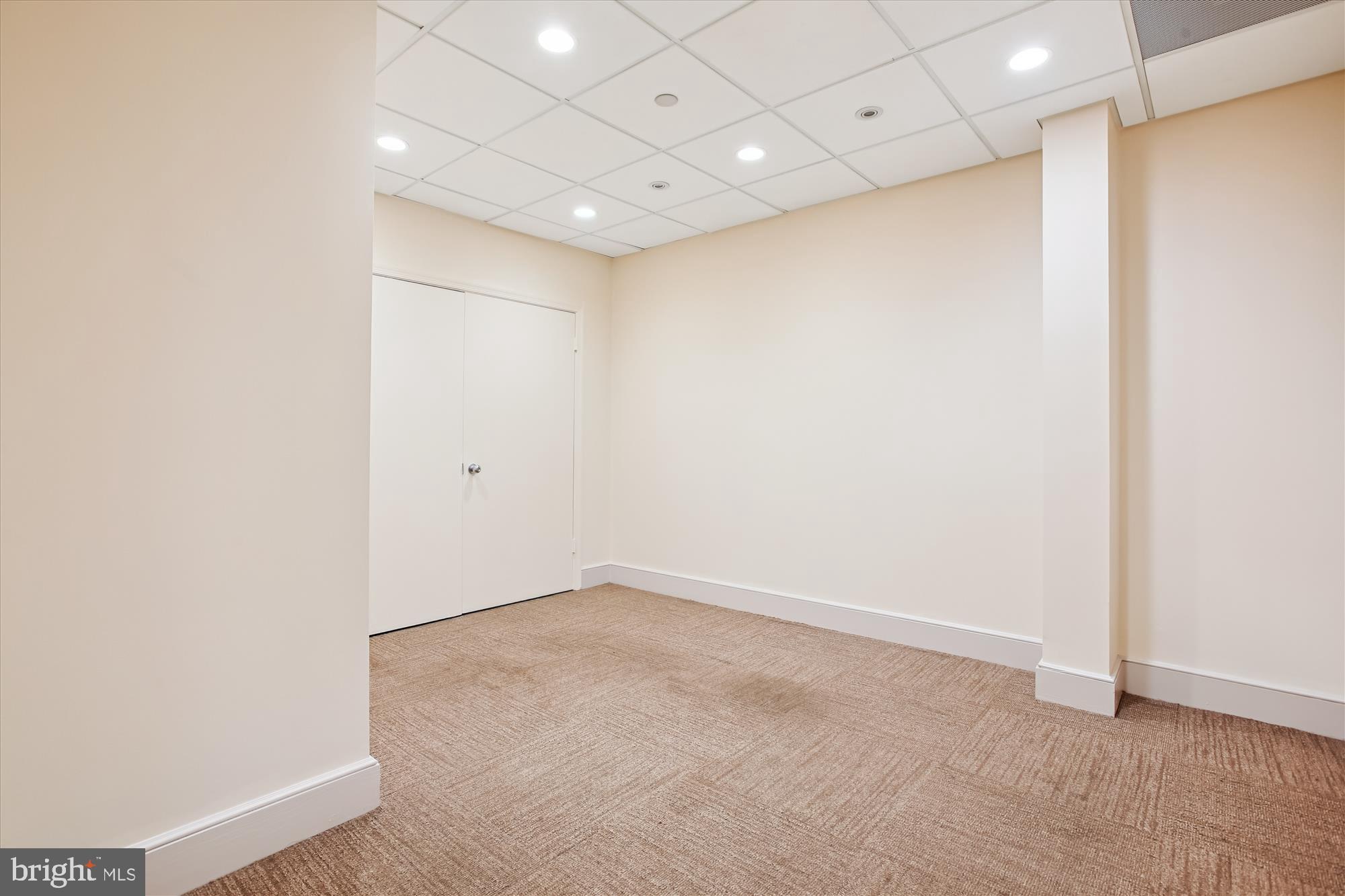 OLD TOWN ALEXANDRIA - Commercial Sale