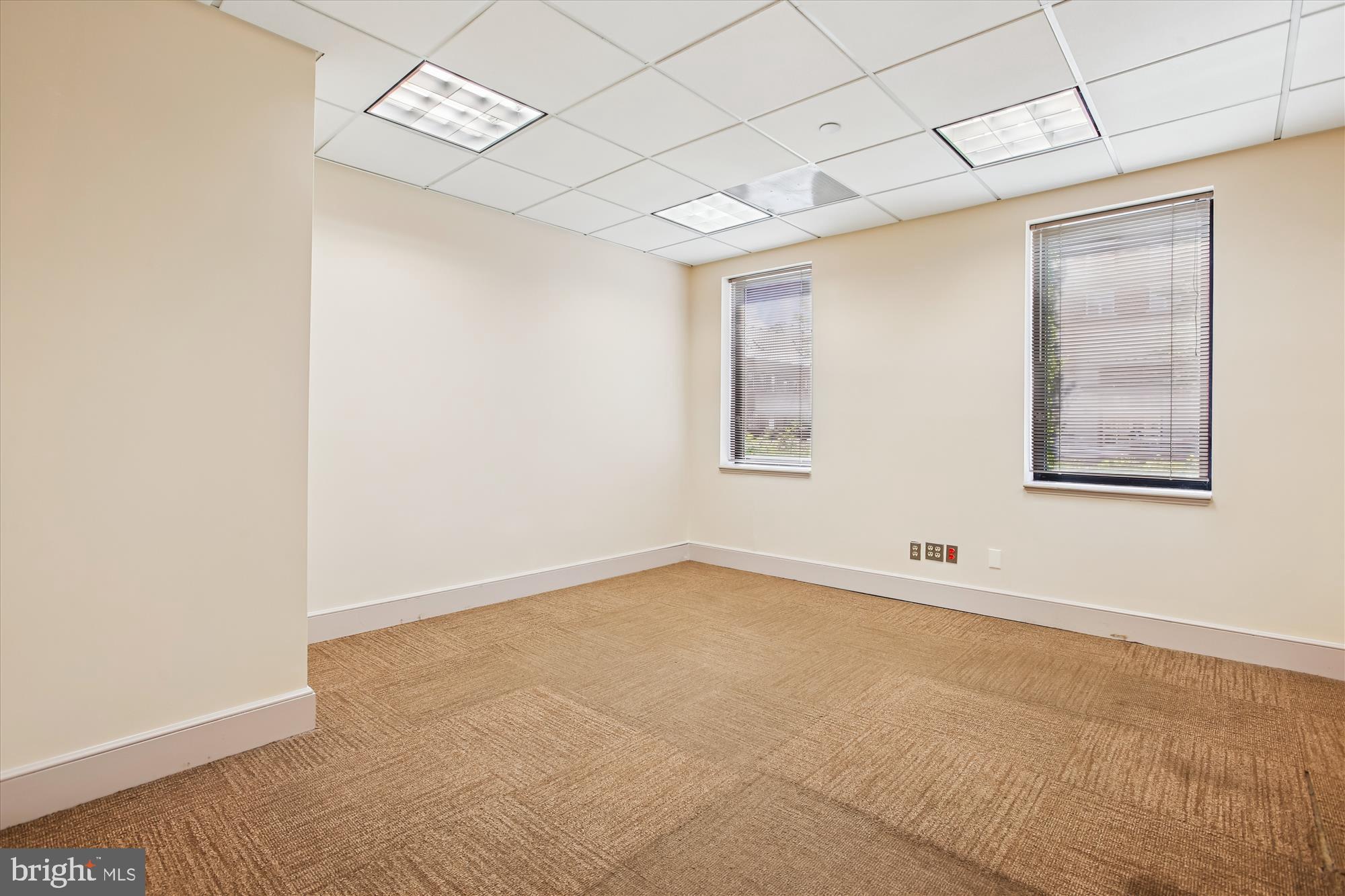 OLD TOWN ALEXANDRIA - Commercial Sale