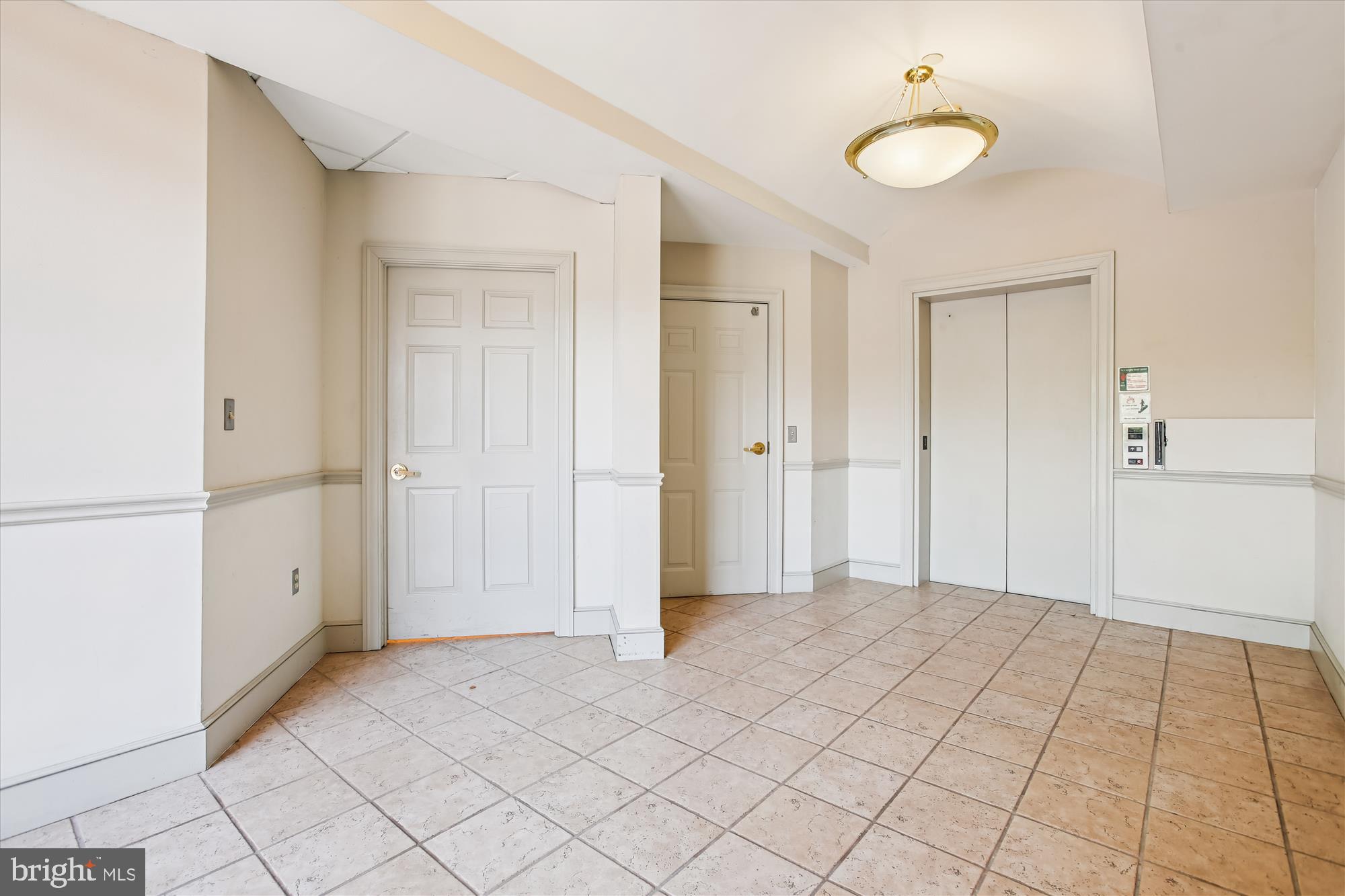 OLD TOWN ALEXANDRIA - Commercial Sale